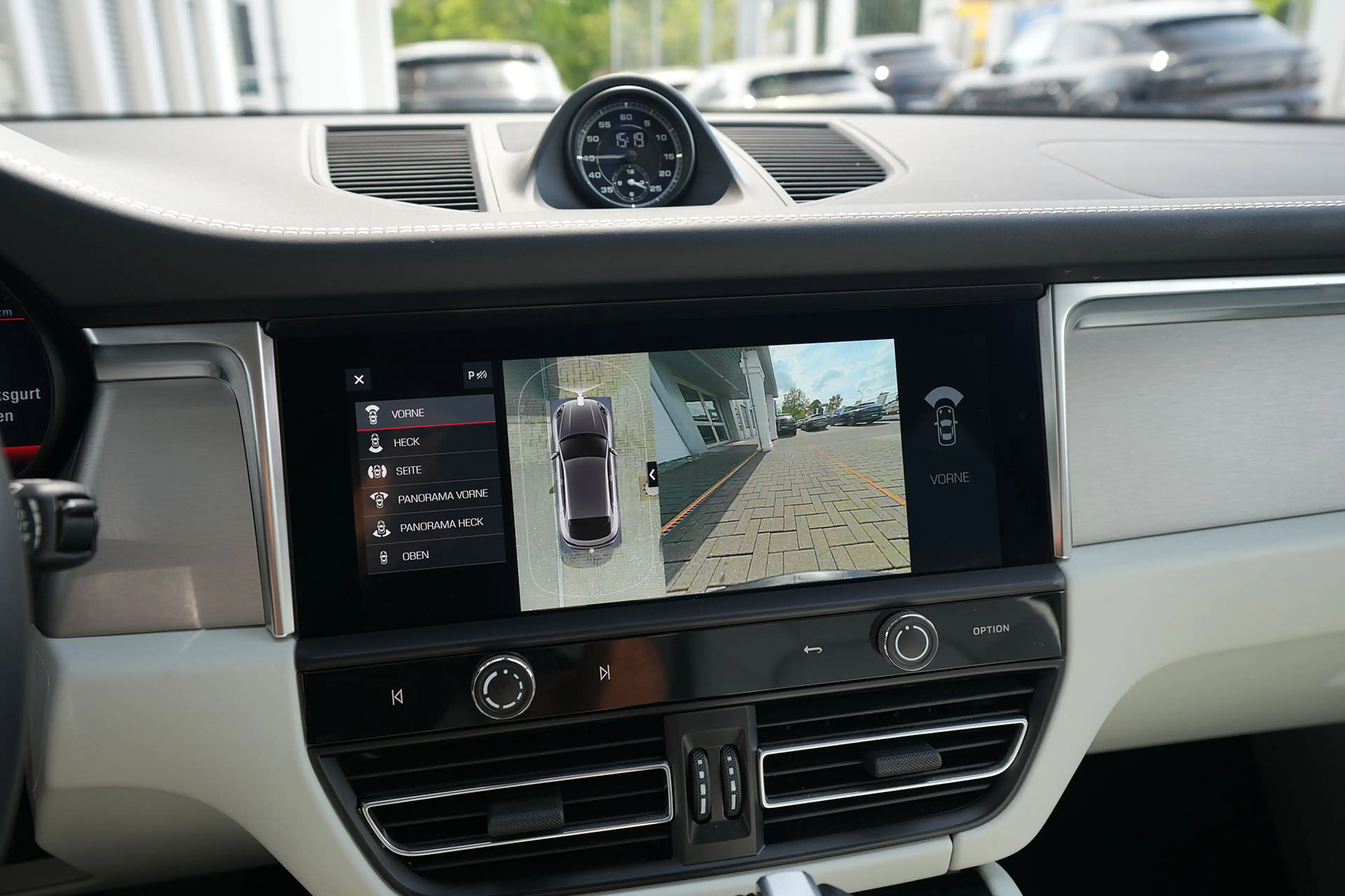 Porsche Macan MACAN LEDER KREIDE-ACC-LUFTF.-PANO-SPORTABGAS.-VOLL — photo 23