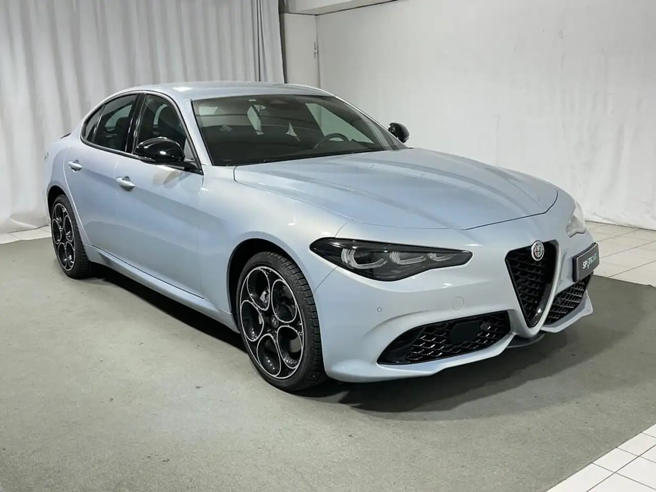 Alfa Romeo Giulia 2024 — фото 7