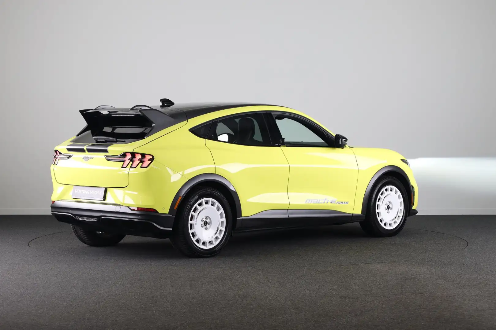 Ford Mustang Mach-E Rally Extended AWD 98 kWh | Nieuw te bestellen! Amarillo - 2