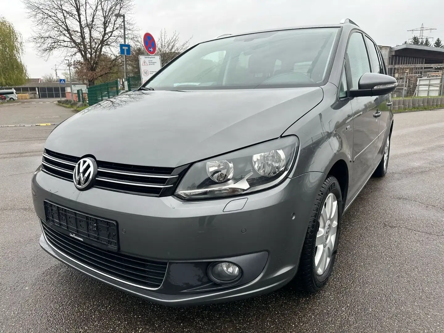 Volkswagen Touran Cup Grau - 1