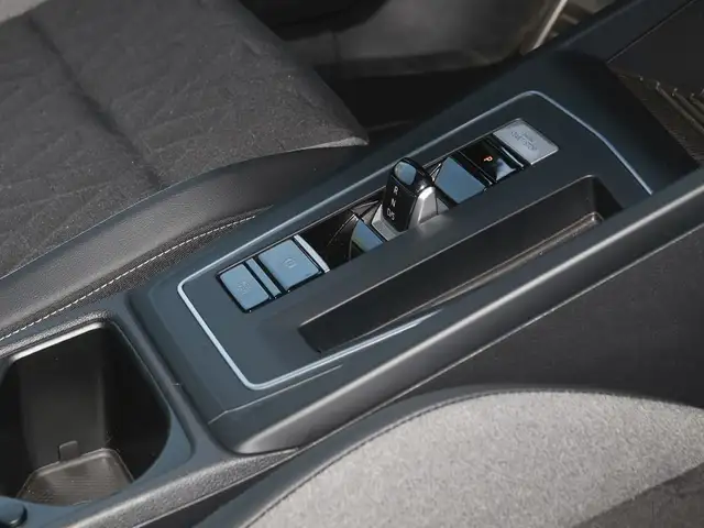 Volkswagen Golf view 11
