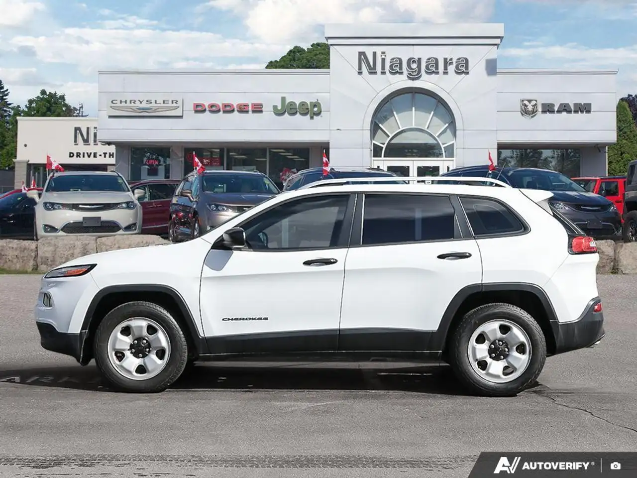 Jeep Cherokee снимка Jeep Cherokee