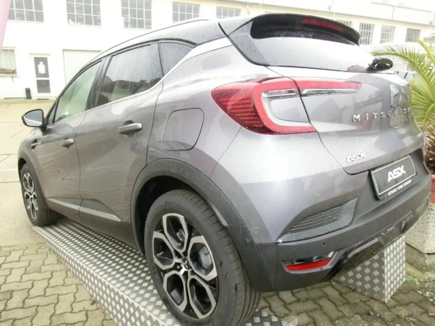 Mitsubishi ASX 1,6 MPI PHEV 10,46kWh Intense Grau - 2