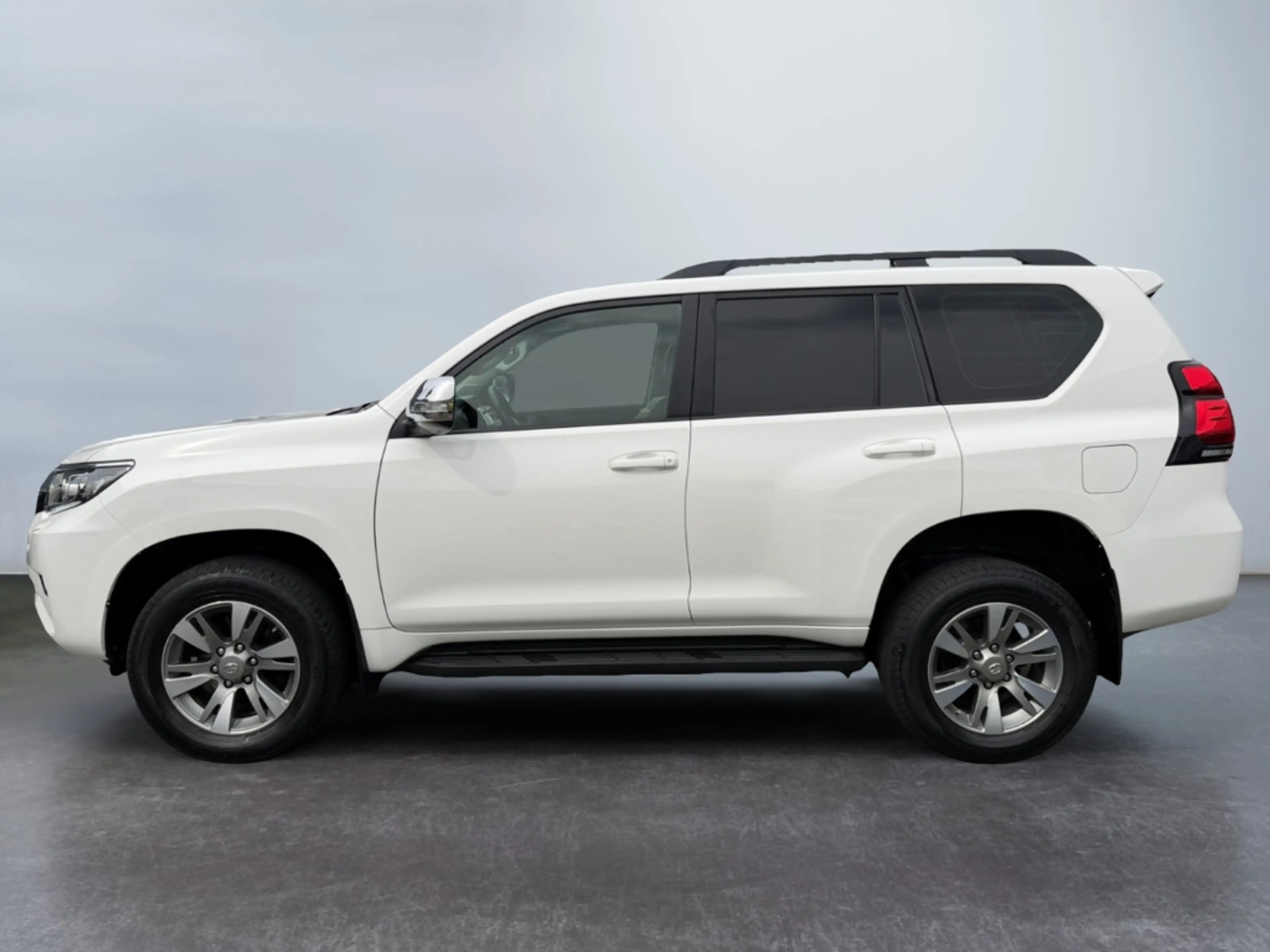 Toyota Land Cruiser 2.8 D-4D Comfort *Leder*Klimasitze* — photo 5