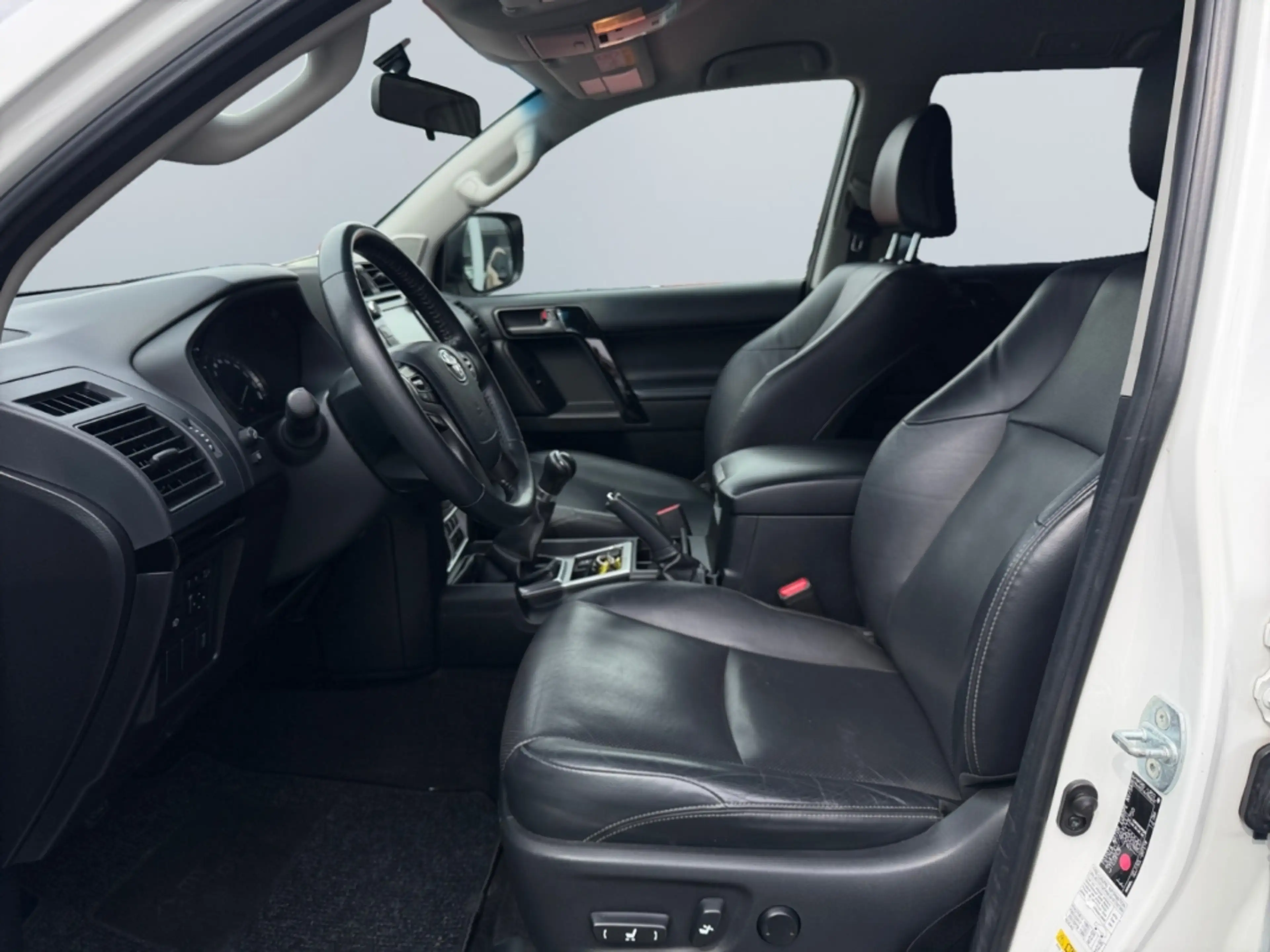 Toyota Land Cruiser 2.8 D-4D Comfort *Leder*Klimasitze* — photo 9