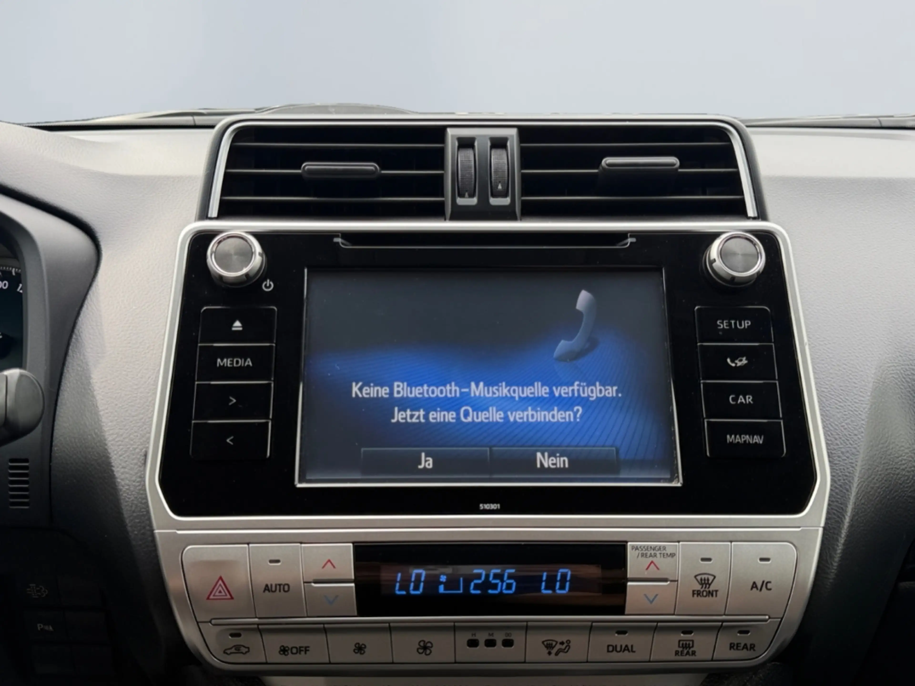 Toyota Land Cruiser 2.8 D-4D Comfort *Leder*Klimasitze* — photo 15