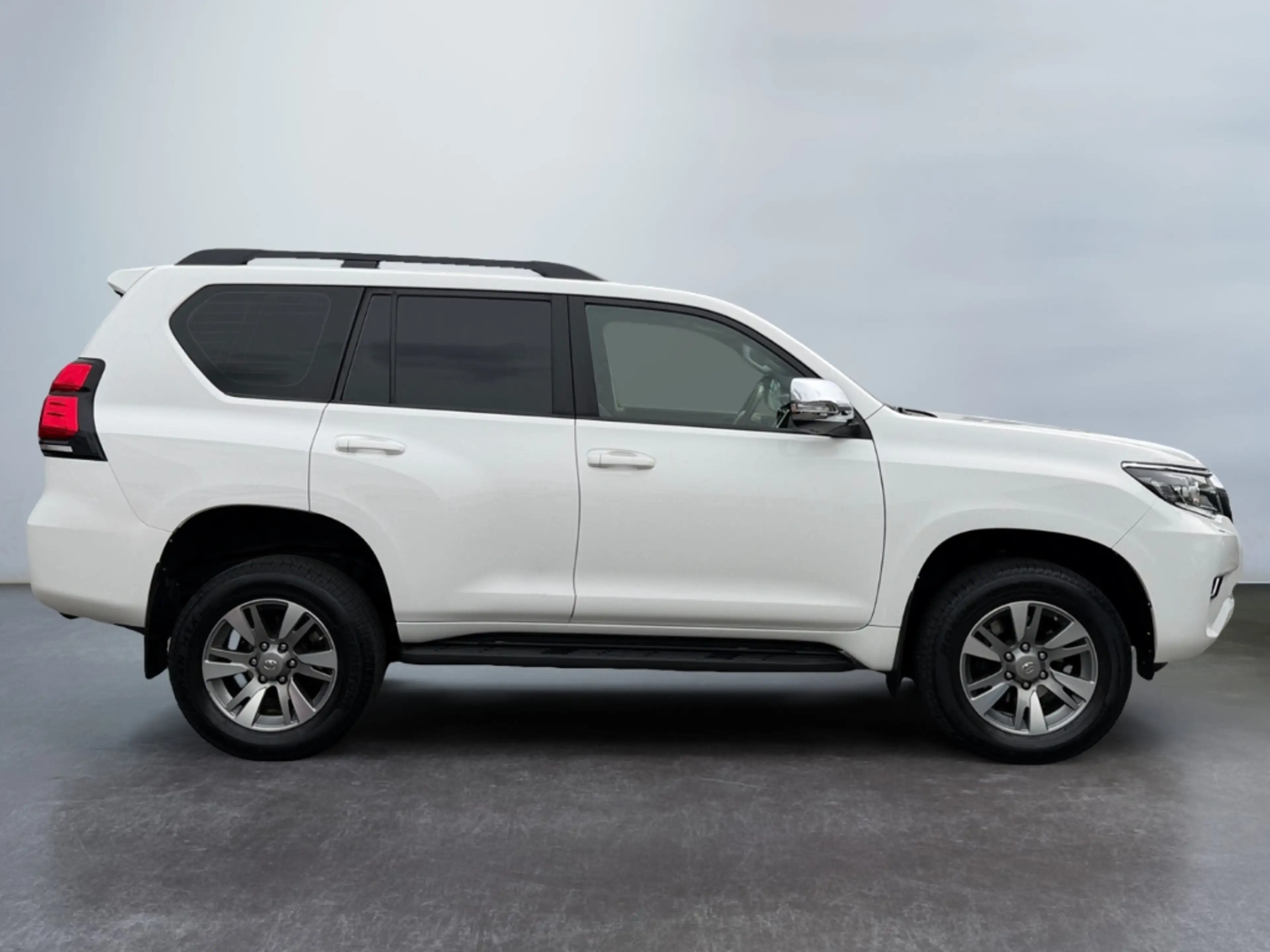 Toyota Land Cruiser 2.8 D-4D Comfort *Leder*Klimasitze* — photo 10