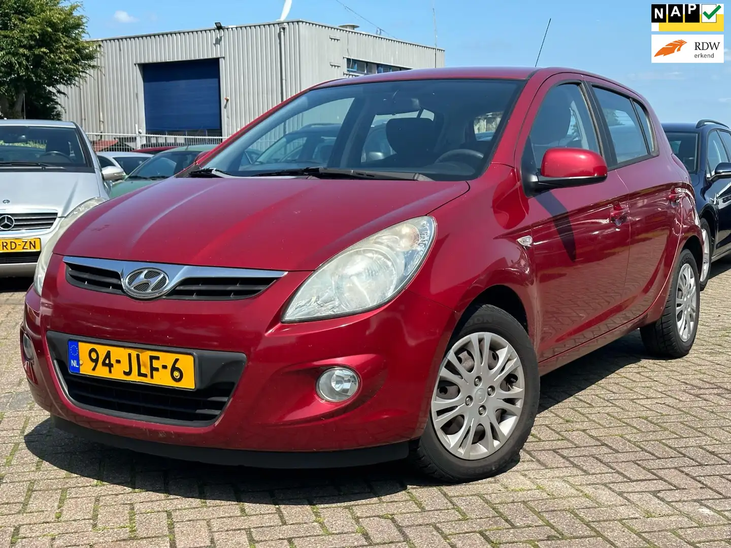 Hyundai i20 1.4i DynamicVersion | Automaat Rood - 1