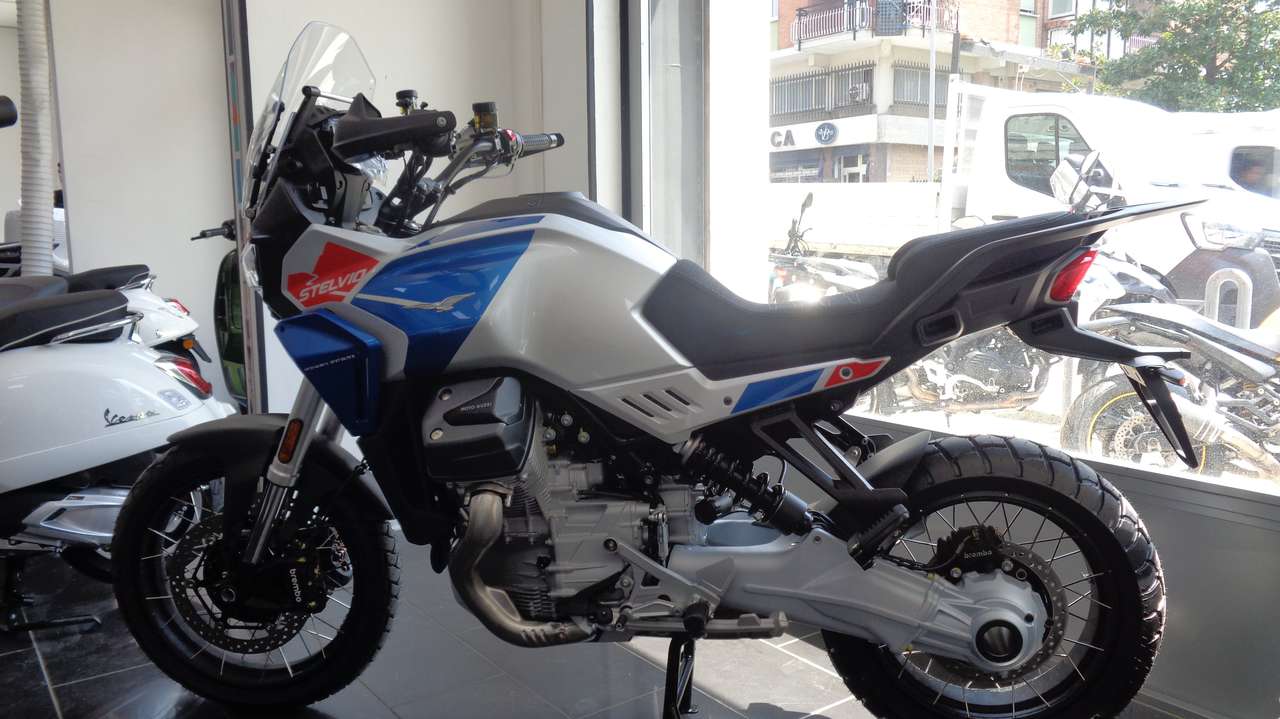 Moto Guzzi Stelvio TRIBUTO - 2758 esemplari  - n.1205