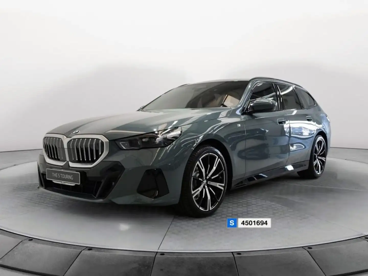 BMW 520 d 48V xDrive Touring MSport Зелений - 1