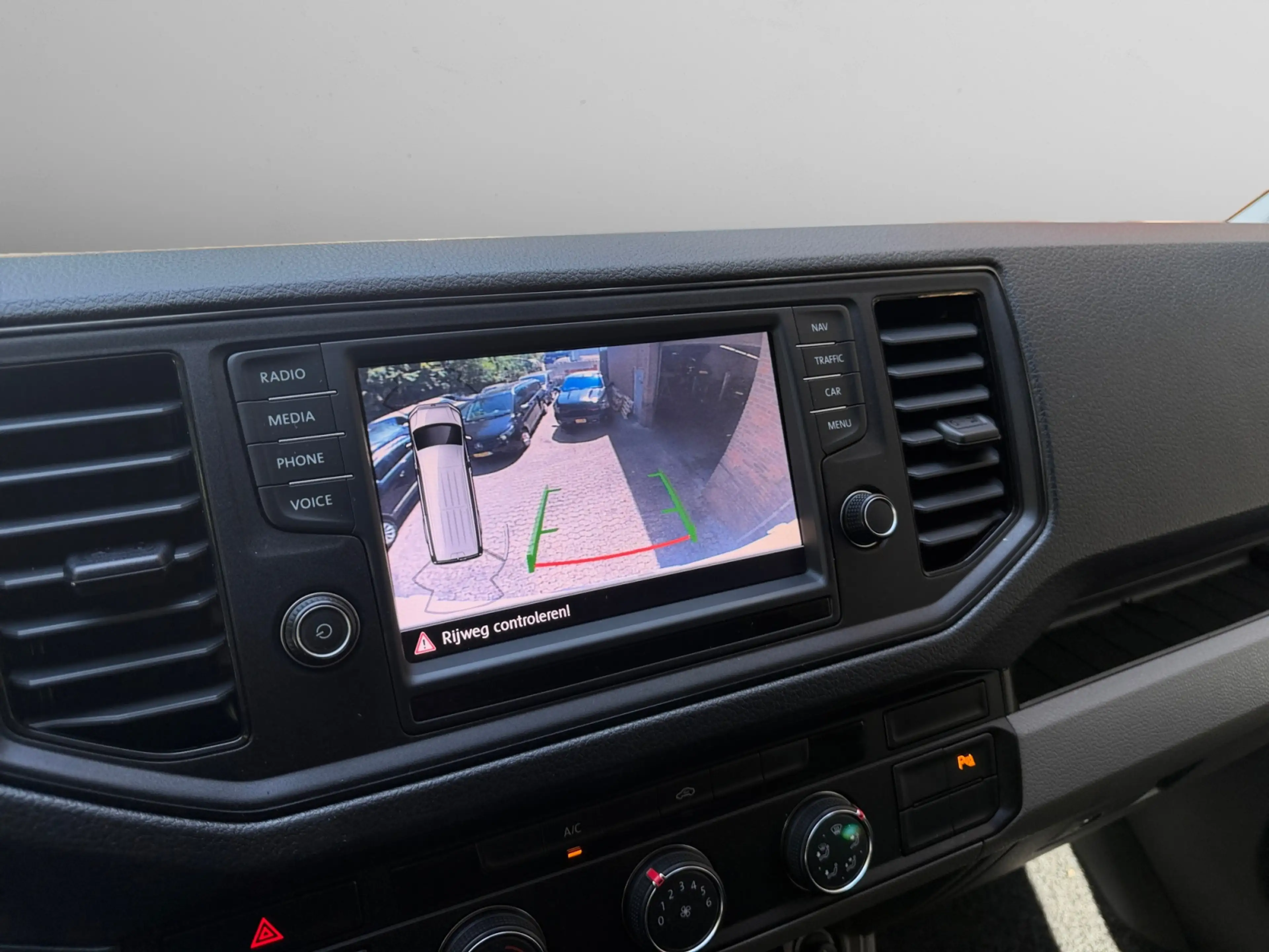 Volkswagen Crafter 35 2.0 TDI Euro 6 L2H2 Highline 2x Schuifdeur, Nav — photo 8