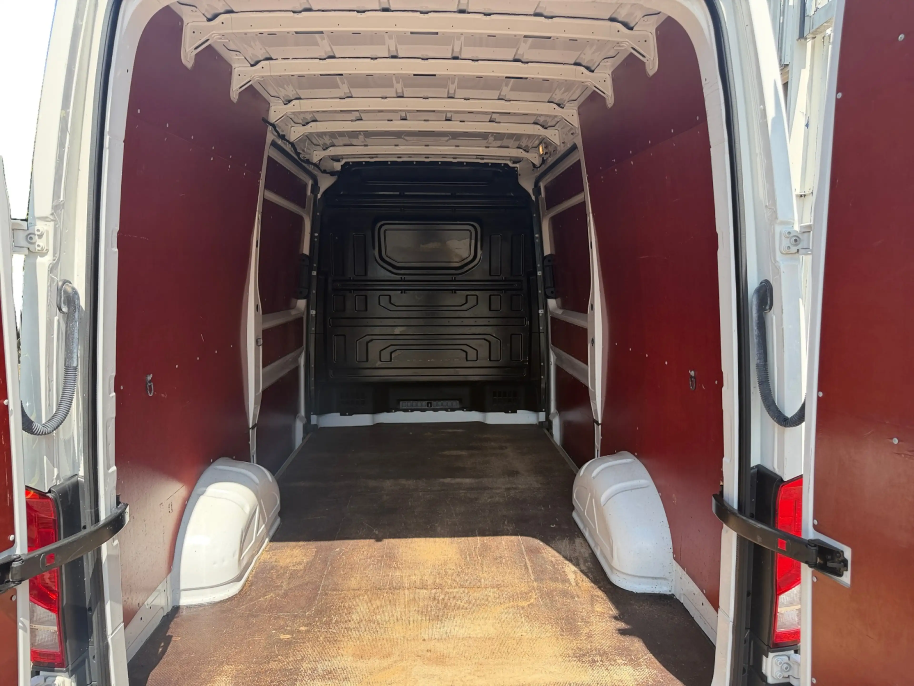 Volkswagen Crafter 35 2.0 TDI Euro 6 L2H2 Highline 2x Schuifdeur, Nav — photo 3
