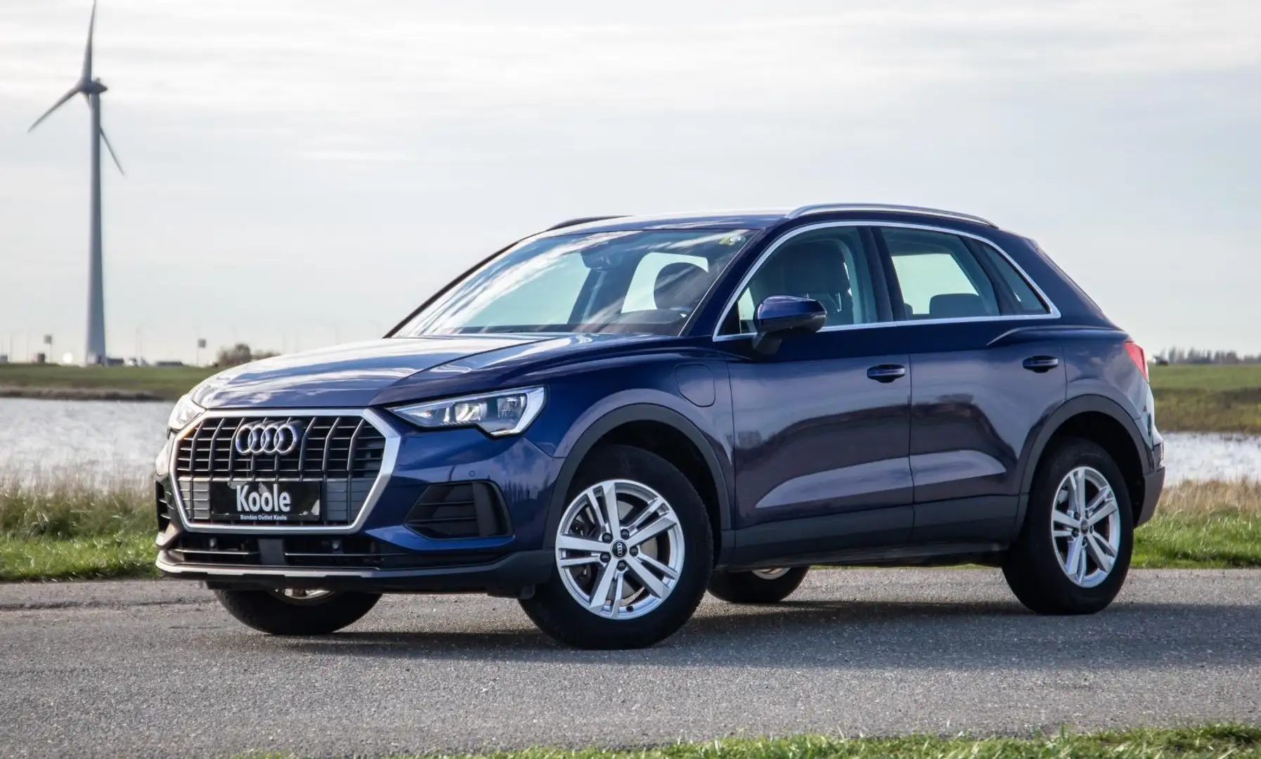 Audi Q3 45 TFSI e edition AUTOMAAT / PLUG IN HYBRID / STOE - 2