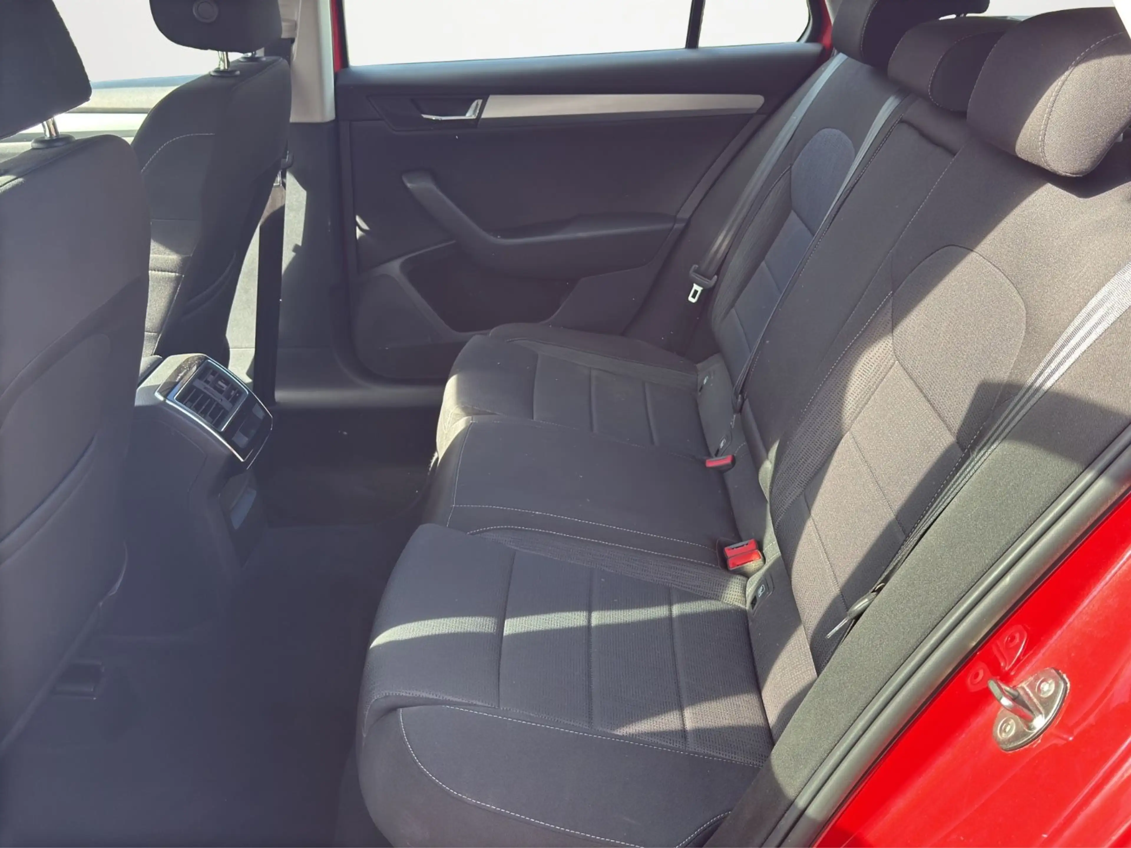 Skoda Superb Combi Ambition — photo 9