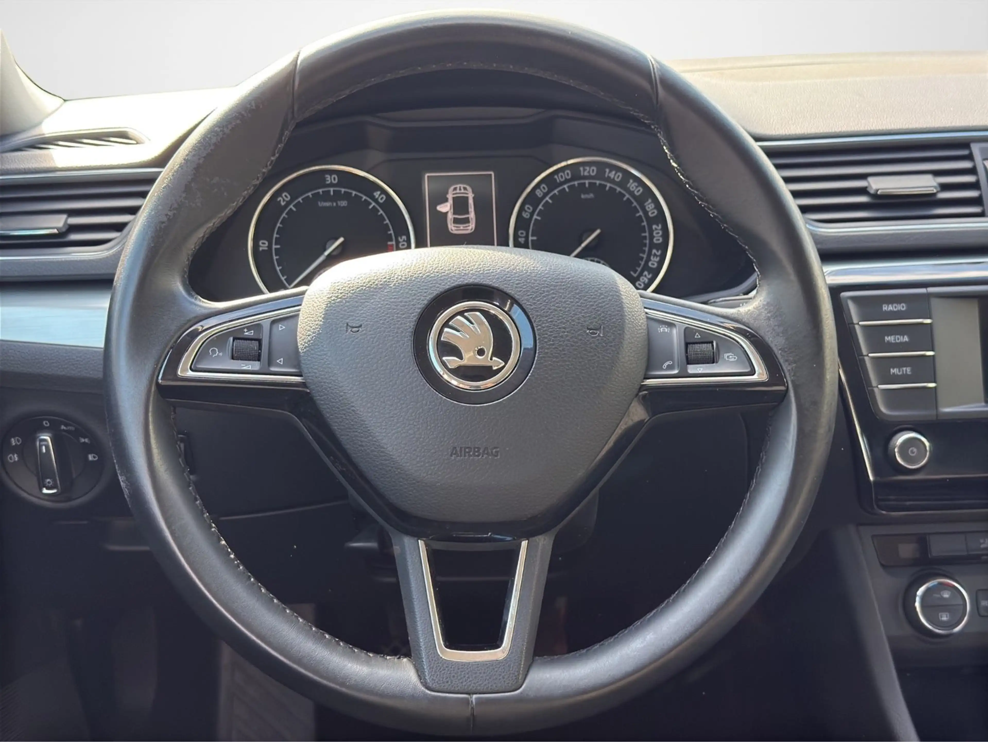 Skoda Superb Combi Ambition — photo 12
