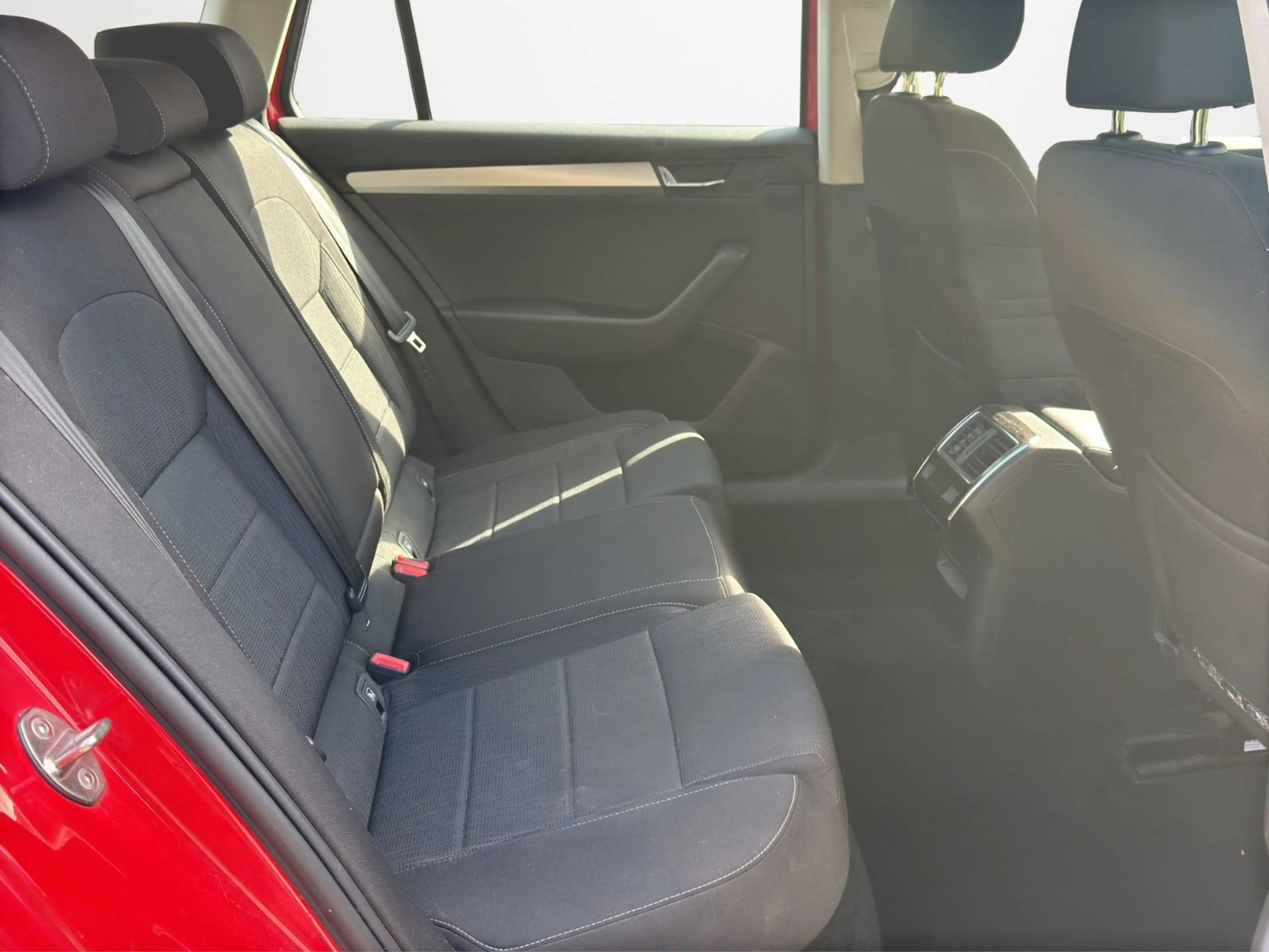 Skoda Superb Combi Ambition — photo 10