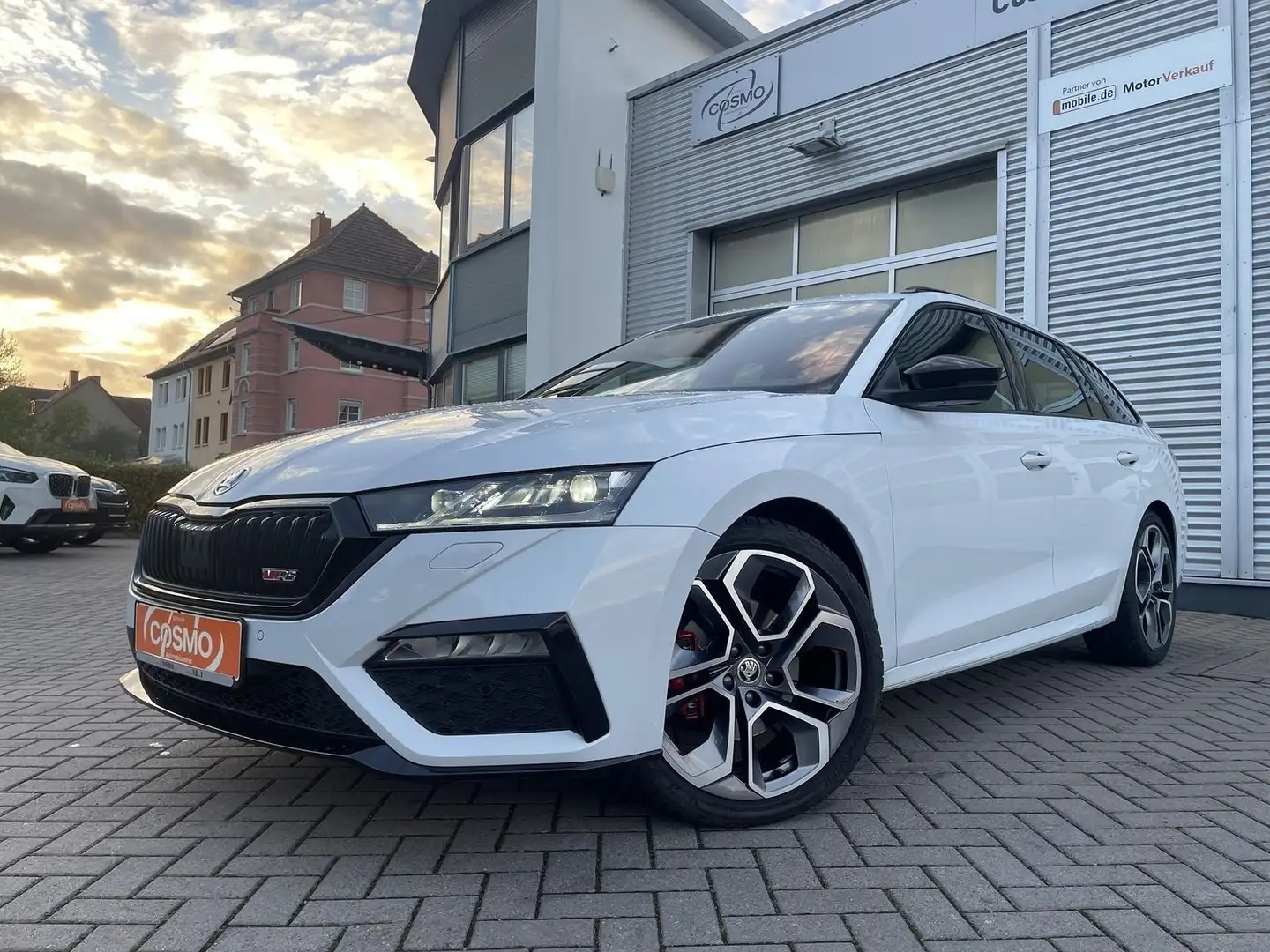 Skoda Octavia 2.0TDI DSG RS Navi+Matrix+ACC+el.Klappe Blanc - 1