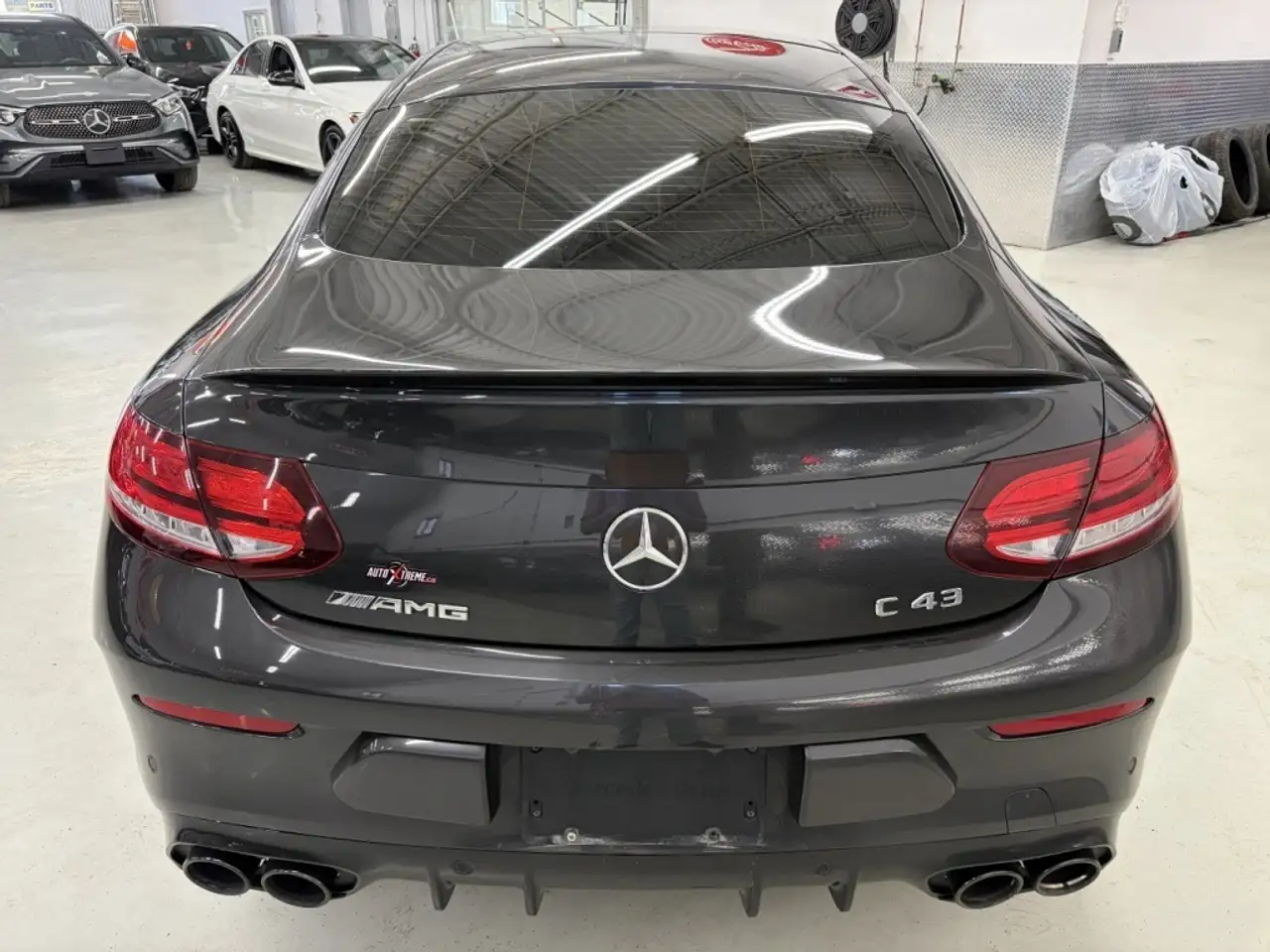 Mercedes-Benz C-Class снимка Mercedes-Benz C-Class