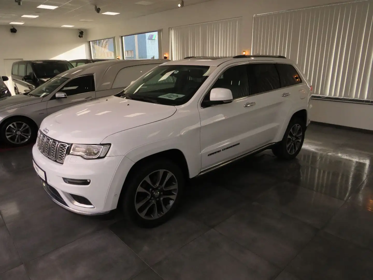 Jeep Grand Cherokee 3.0 CRD Summit Weiß - 1