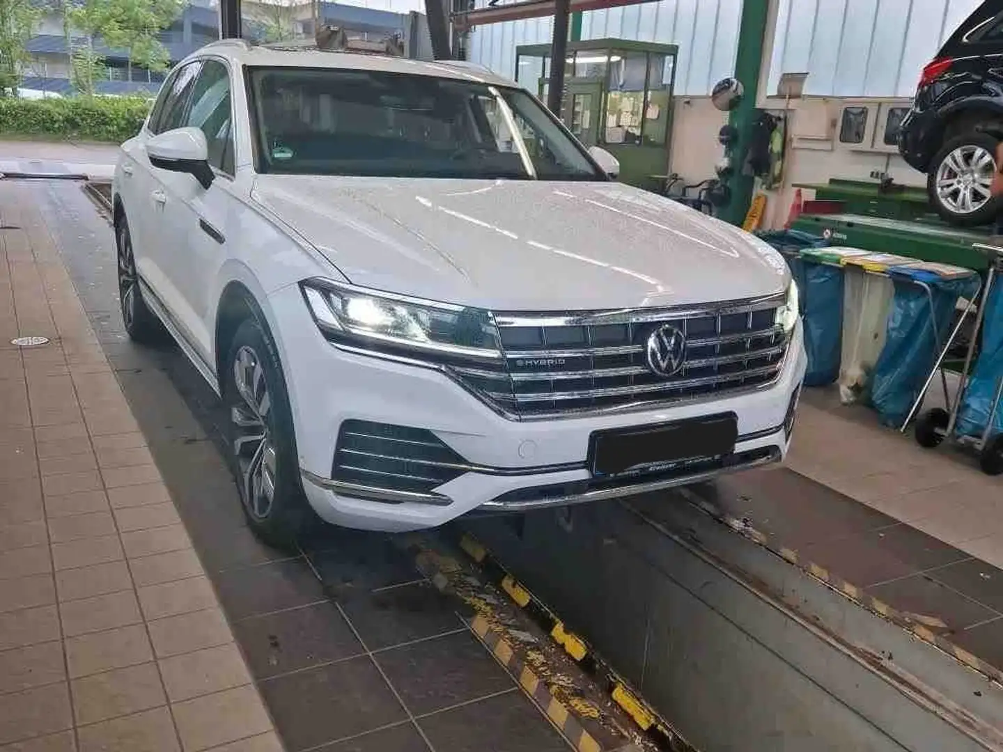 Volkswagen Touareg 4M eHybrid/LED/AHK/PANO/R-KAM/VIRTUAL/SH Wit - 2