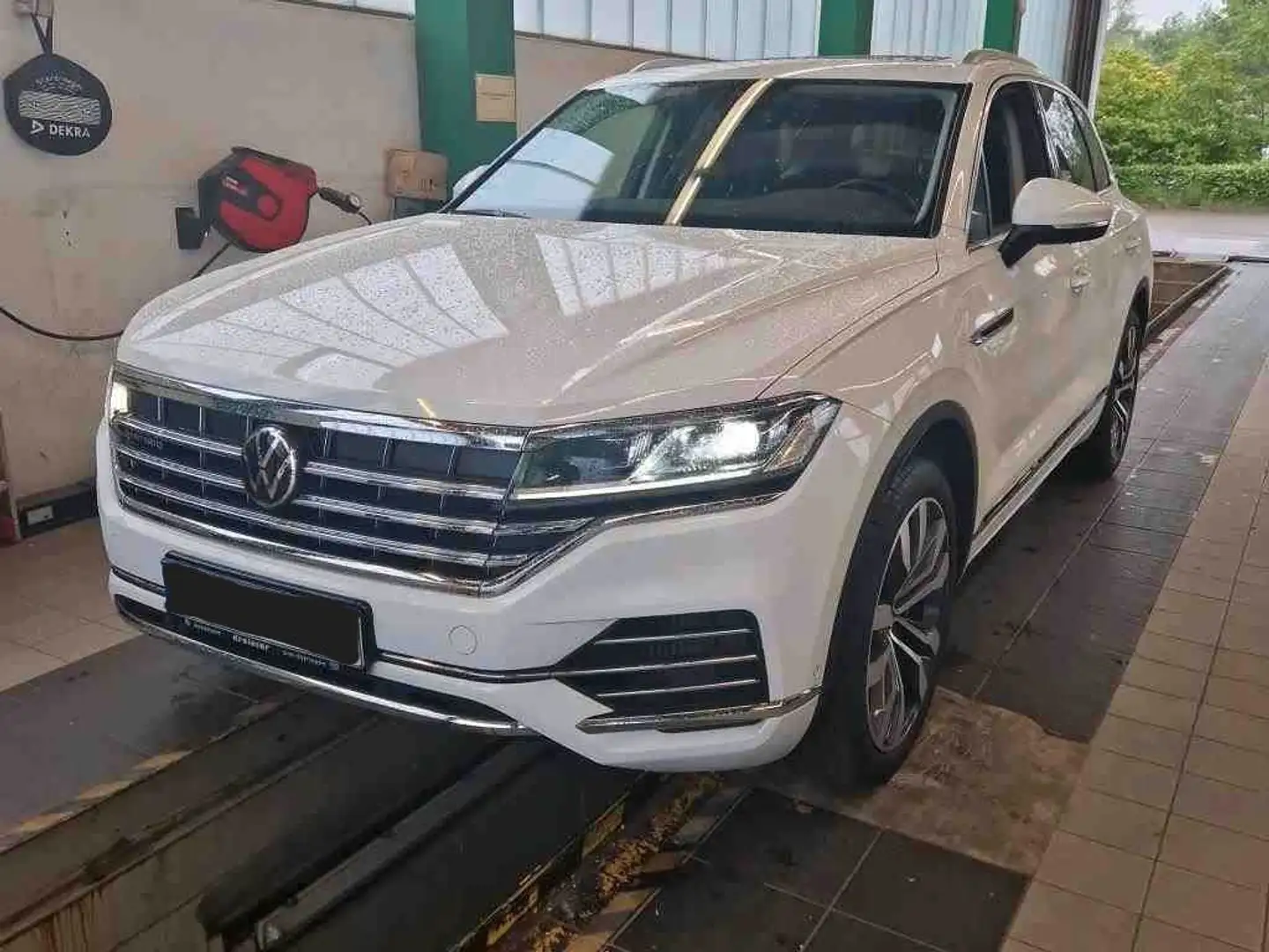 Volkswagen Touareg 4M eHybrid/LED/AHK/PANO/R-KAM/VIRTUAL/SH Wit - 1