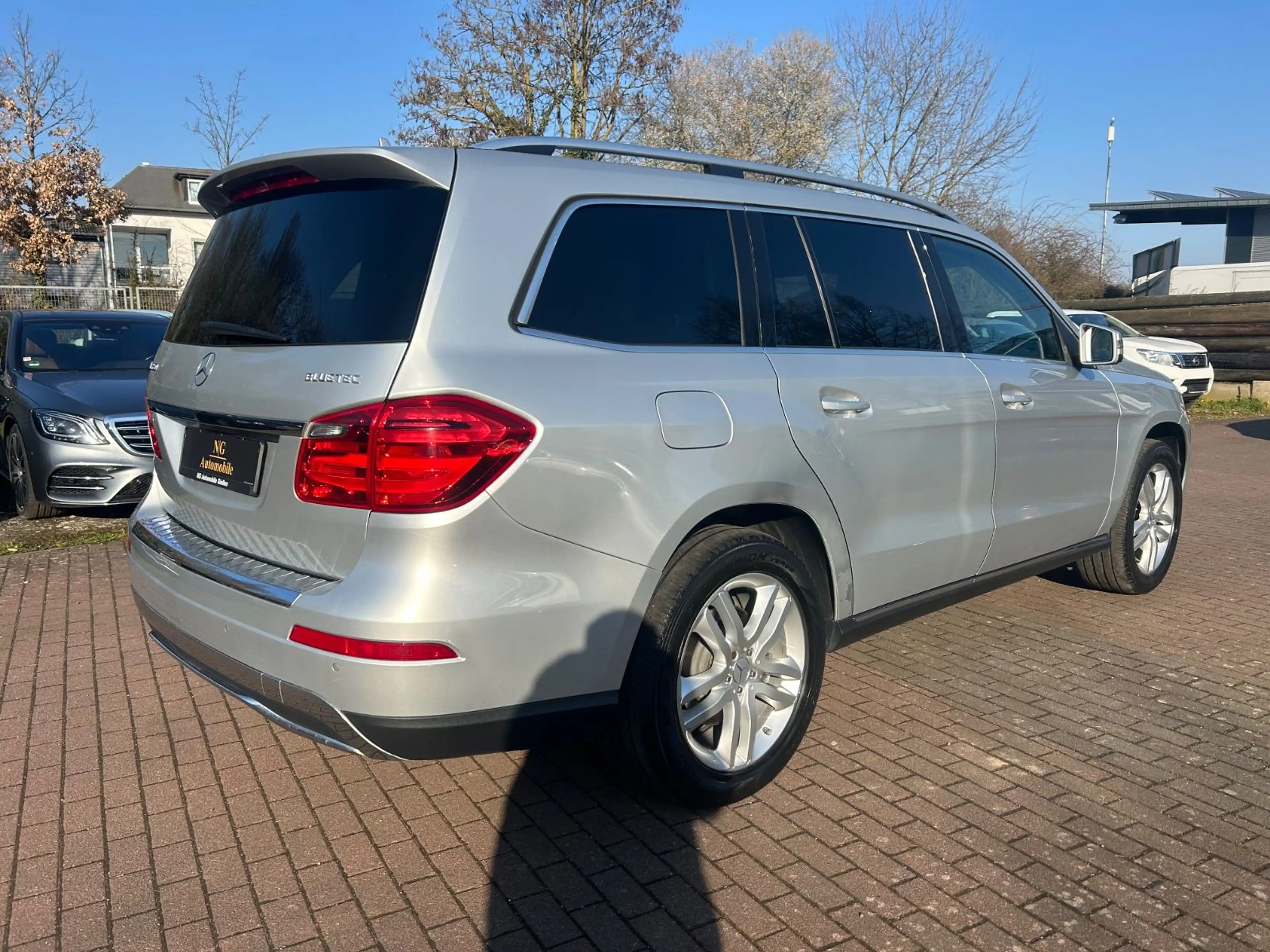 Mercedes-Benz GL 350 d BlueTec 4Matic*Pano*ILS*Harman*AHK*4xSHZ — photo 3