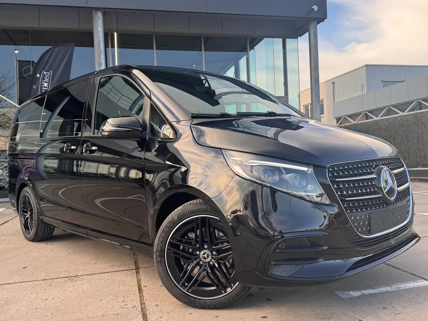 Mercedes-Benz V 300 LICHTE VRACHT/ 78.385+BTW Luchtvering/AMG/ Noir - 2