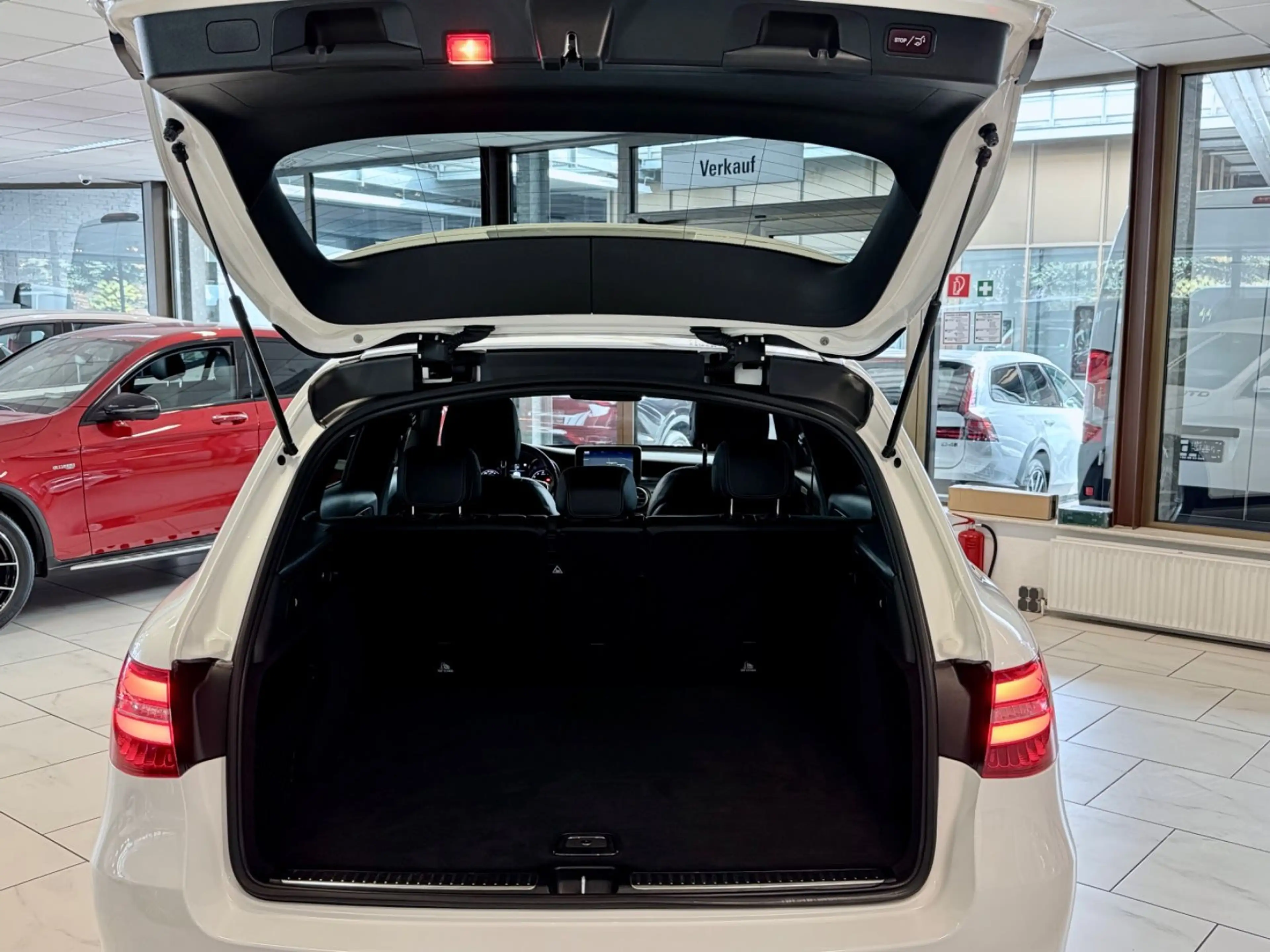 Mercedes-Benz GLC 250 3xAMG 4M COMAND STNDHZG HEADUP — photo 12