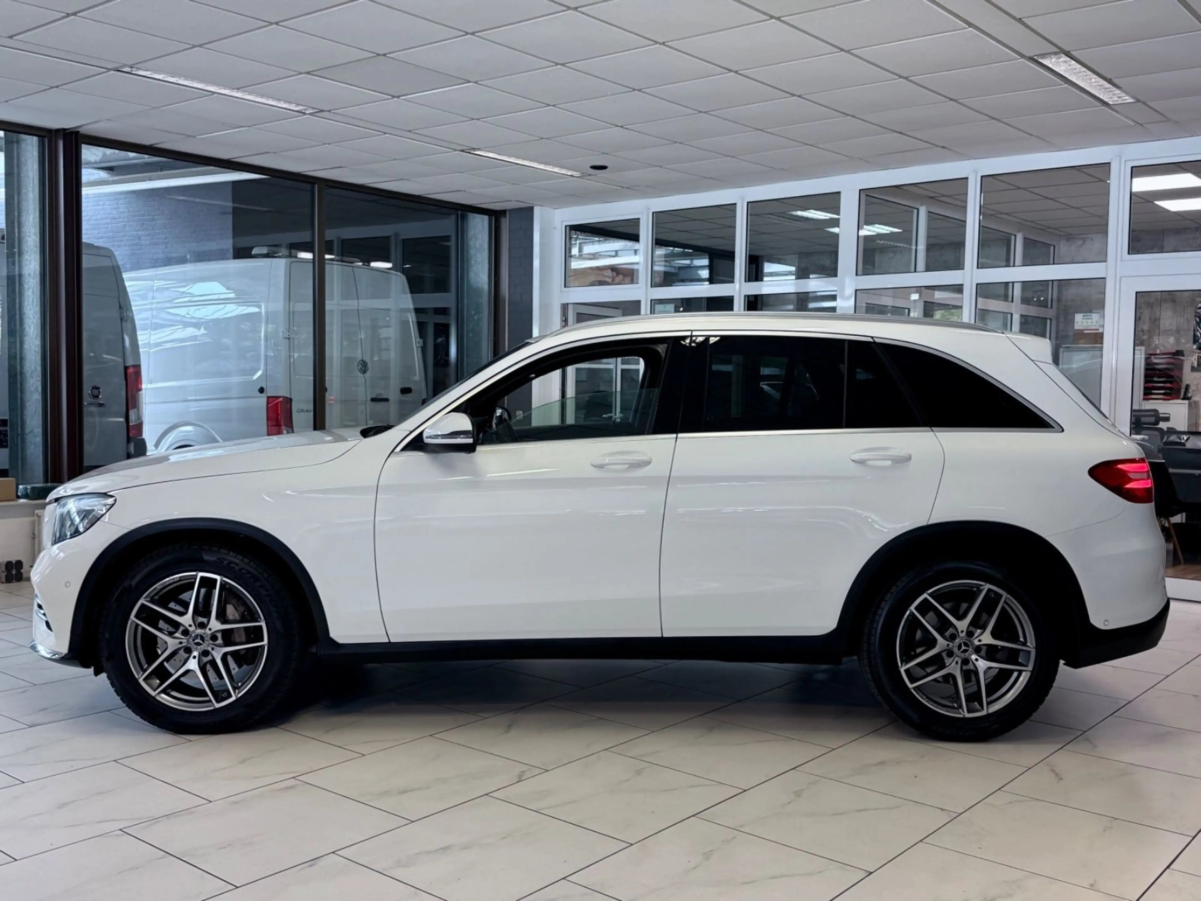 Mercedes-Benz GLC 250 3xAMG 4M COMAND STNDHZG HEADUP — photo 8