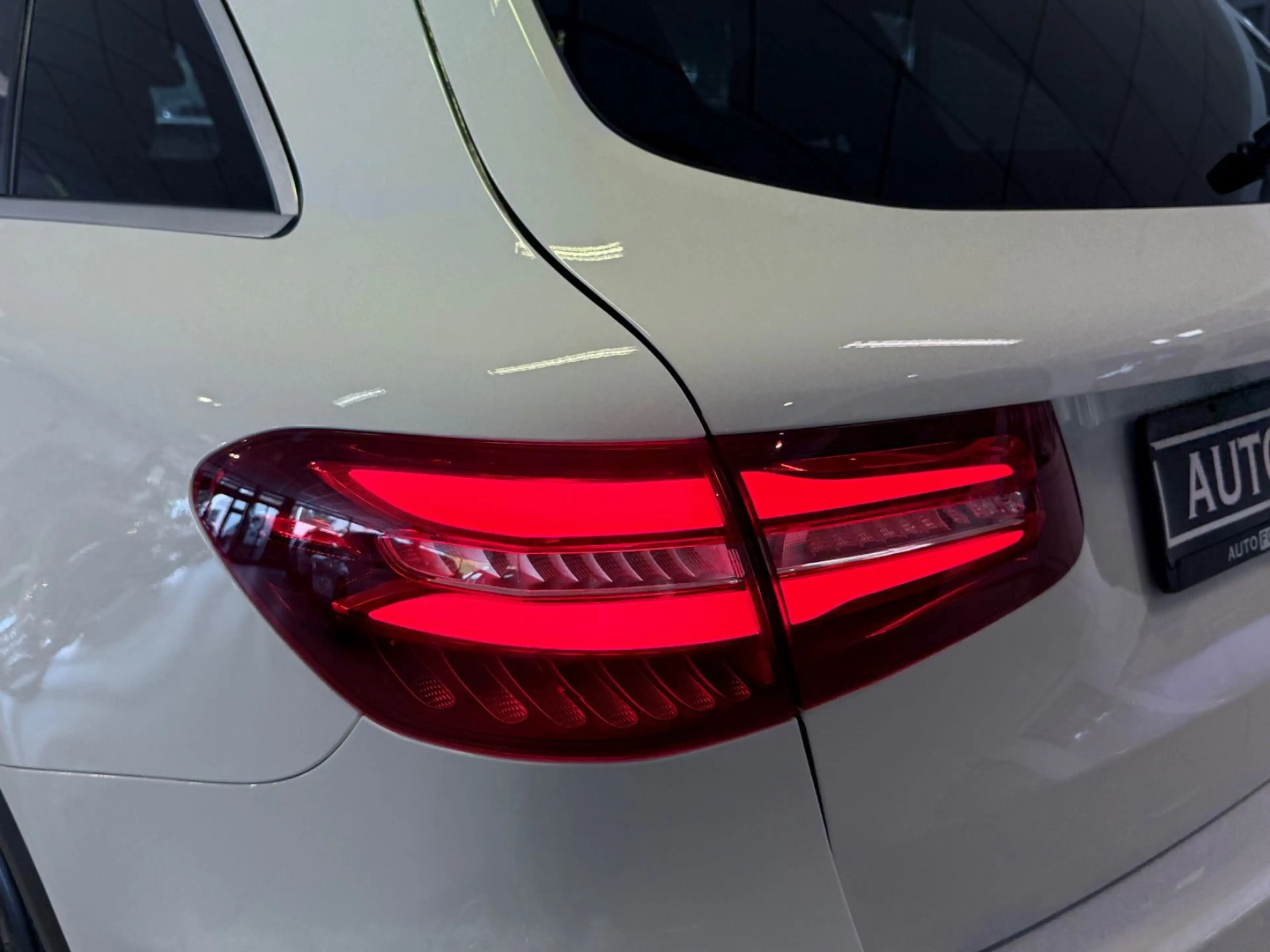 Mercedes-Benz GLC 250 3xAMG 4M COMAND STNDHZG HEADUP — photo 10