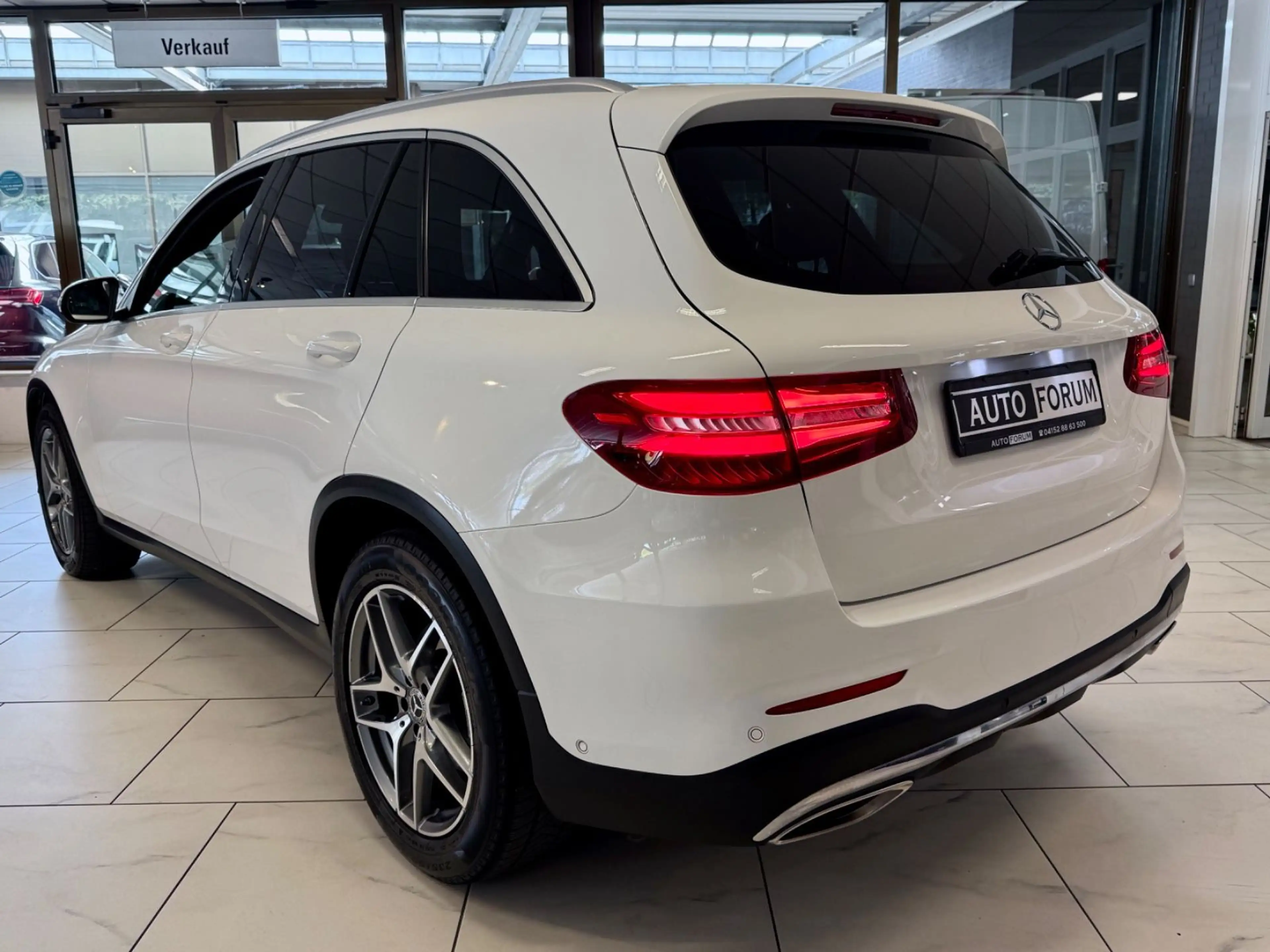 Mercedes-Benz GLC 250 3xAMG 4M COMAND STNDHZG HEADUP — photo 9