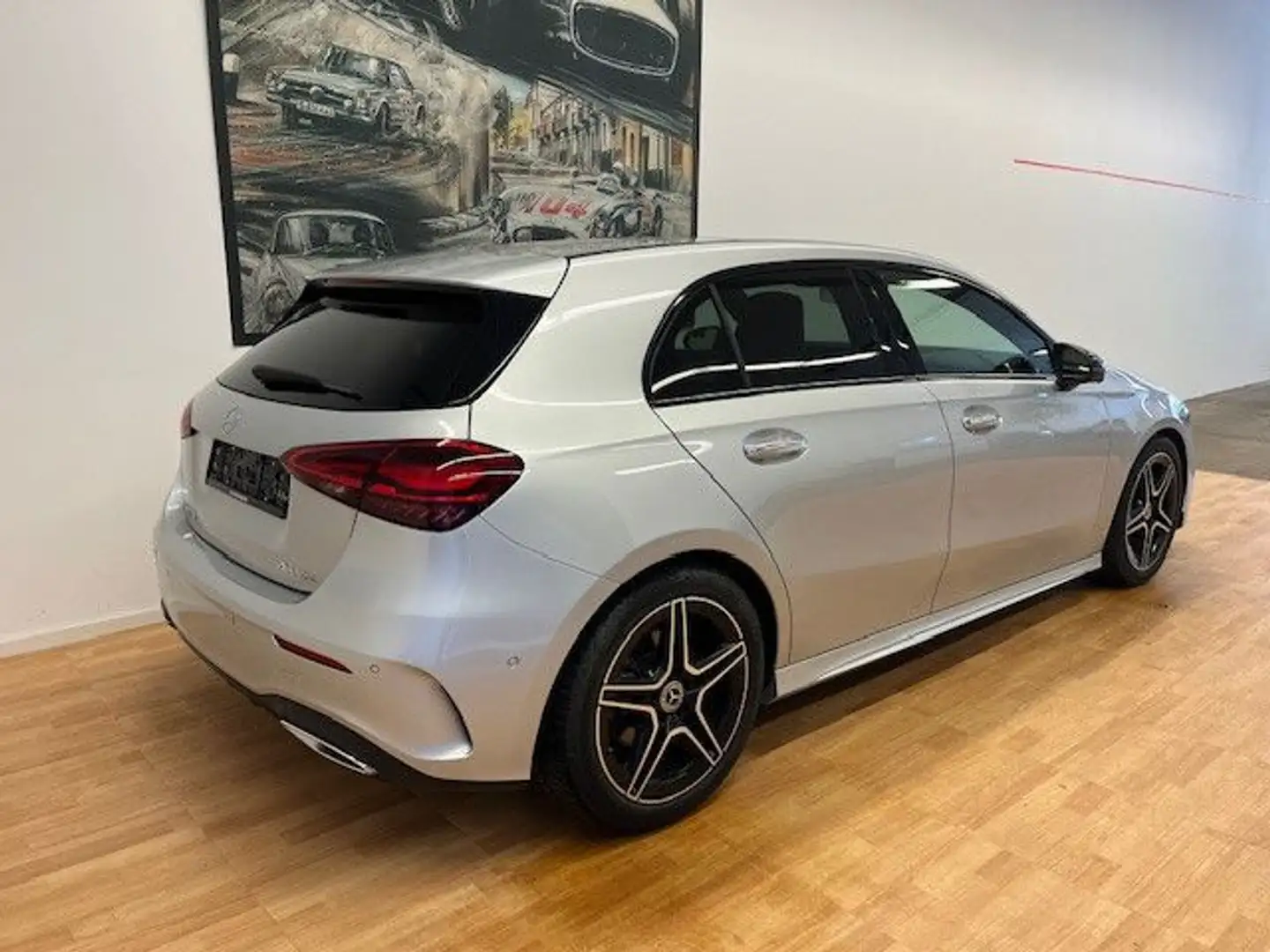 Mercedes-Benz A 220 4Matic AMG-Line Pano HUD Sound Ezüst - 2