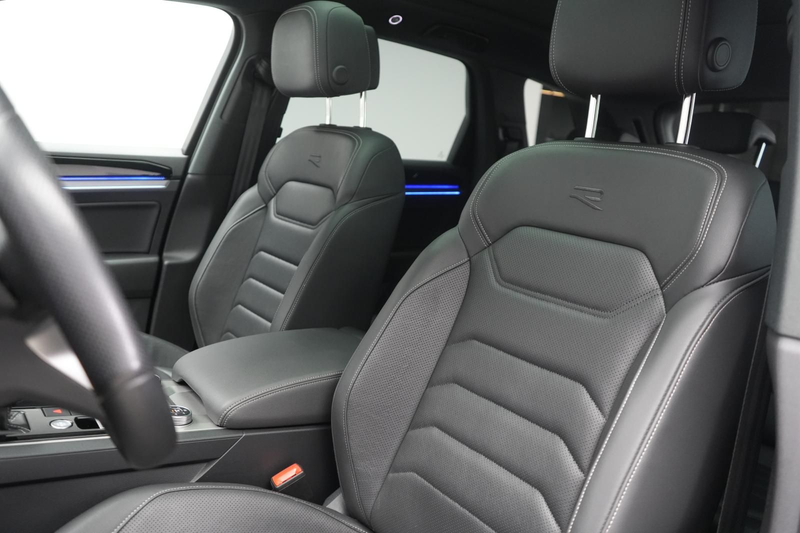 Volkswagen Touareg 3.0 V6 e-Hybrid 4Motion R Leder/Matrix/ — photo 11