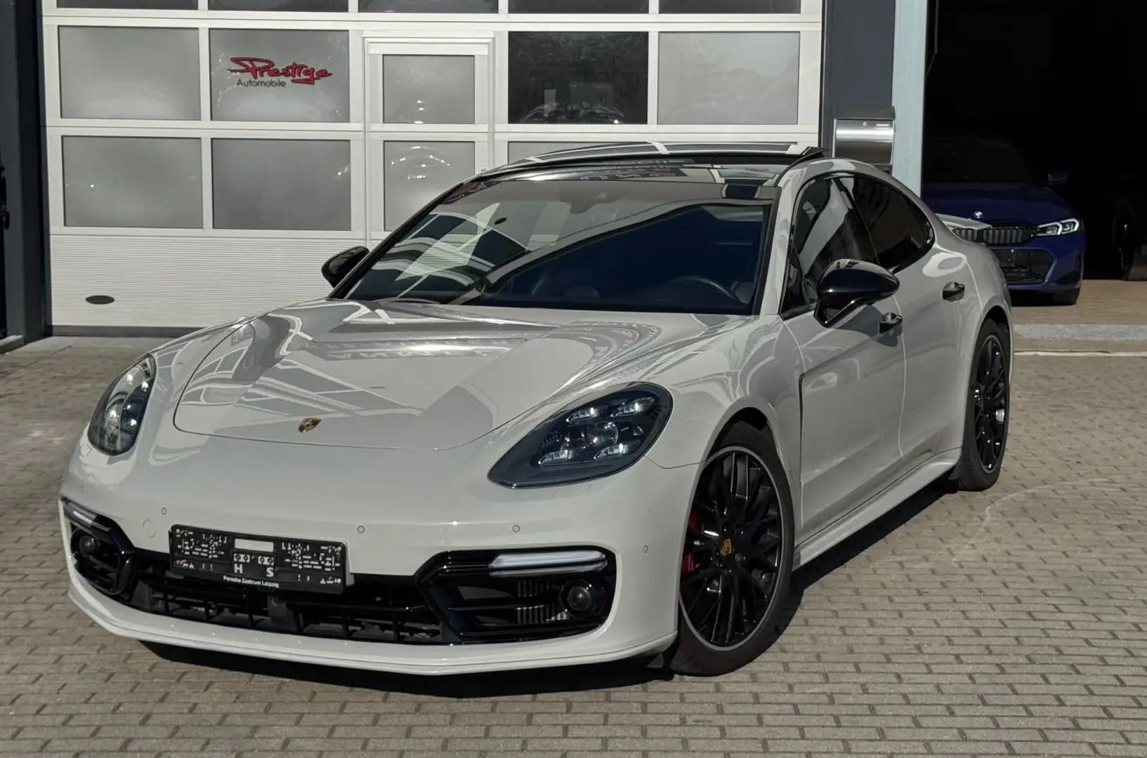 Porsche Panamera Turbo *BURMESTER* SPORT CHRONO* PANO* Grau - 2