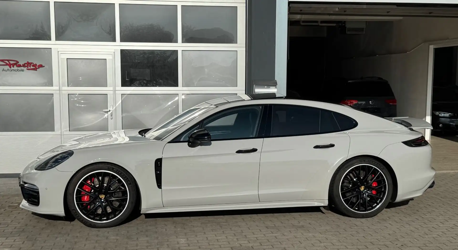Porsche Panamera Turbo *BURMESTER* SPORT CHRONO* PANO* Grau - 1