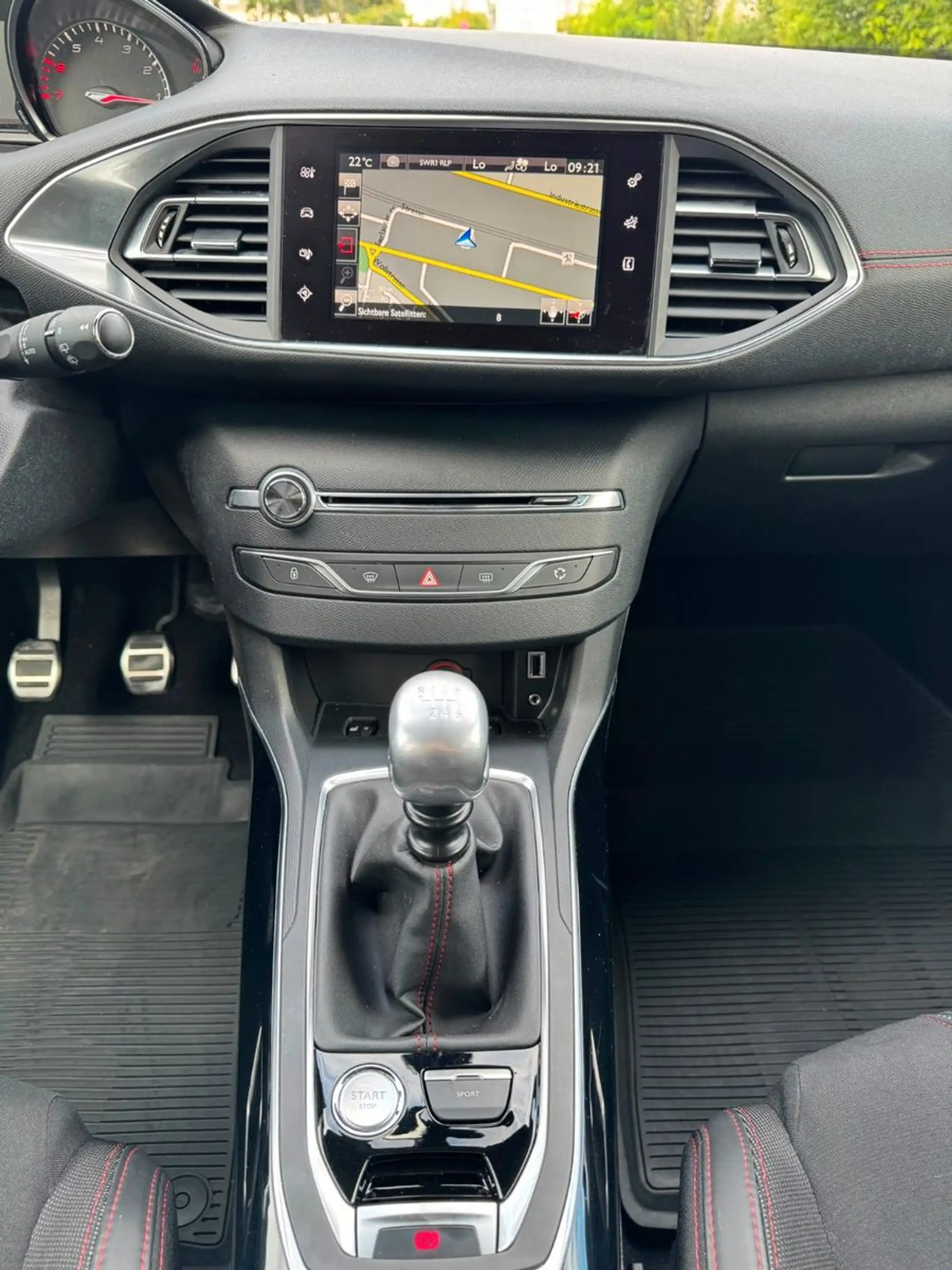 Peugeot 308 GT-Line Edition 130 PureTech — photo 11