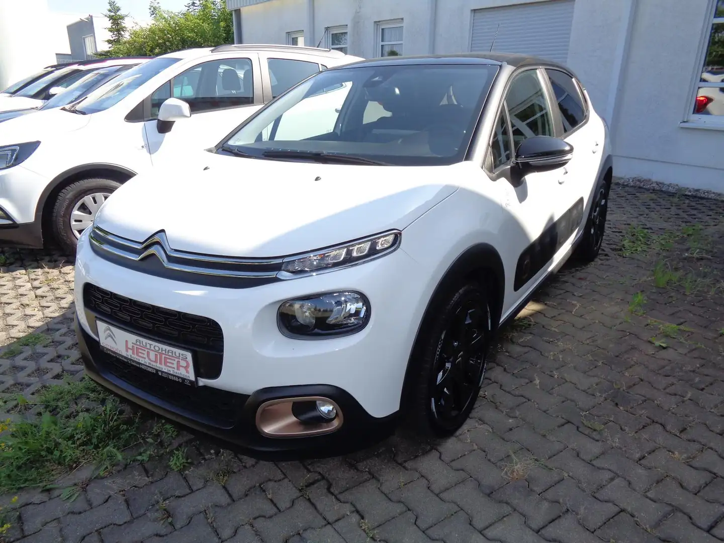 Citroen C3 Origins 1.2 12V VTi / PureTech White - 1