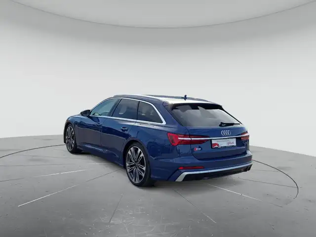 Audi S6 view 3