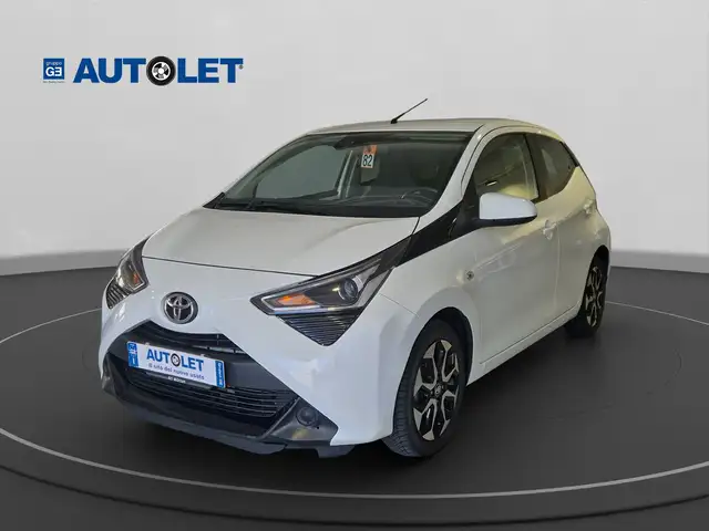 Toyota Aygo Aygo II 2018 5p 5p 1.0 x-fun 72cv