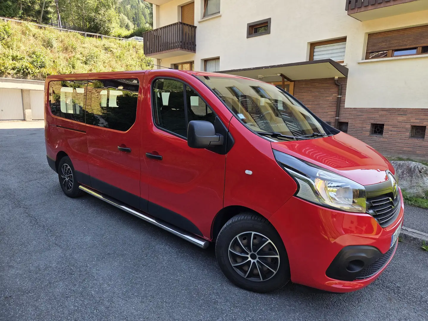 Renault Trafic Trafic Combi L2 dCi 125 Energy Zen Rouge - 1