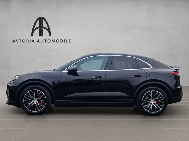 Porsche Macan view 6