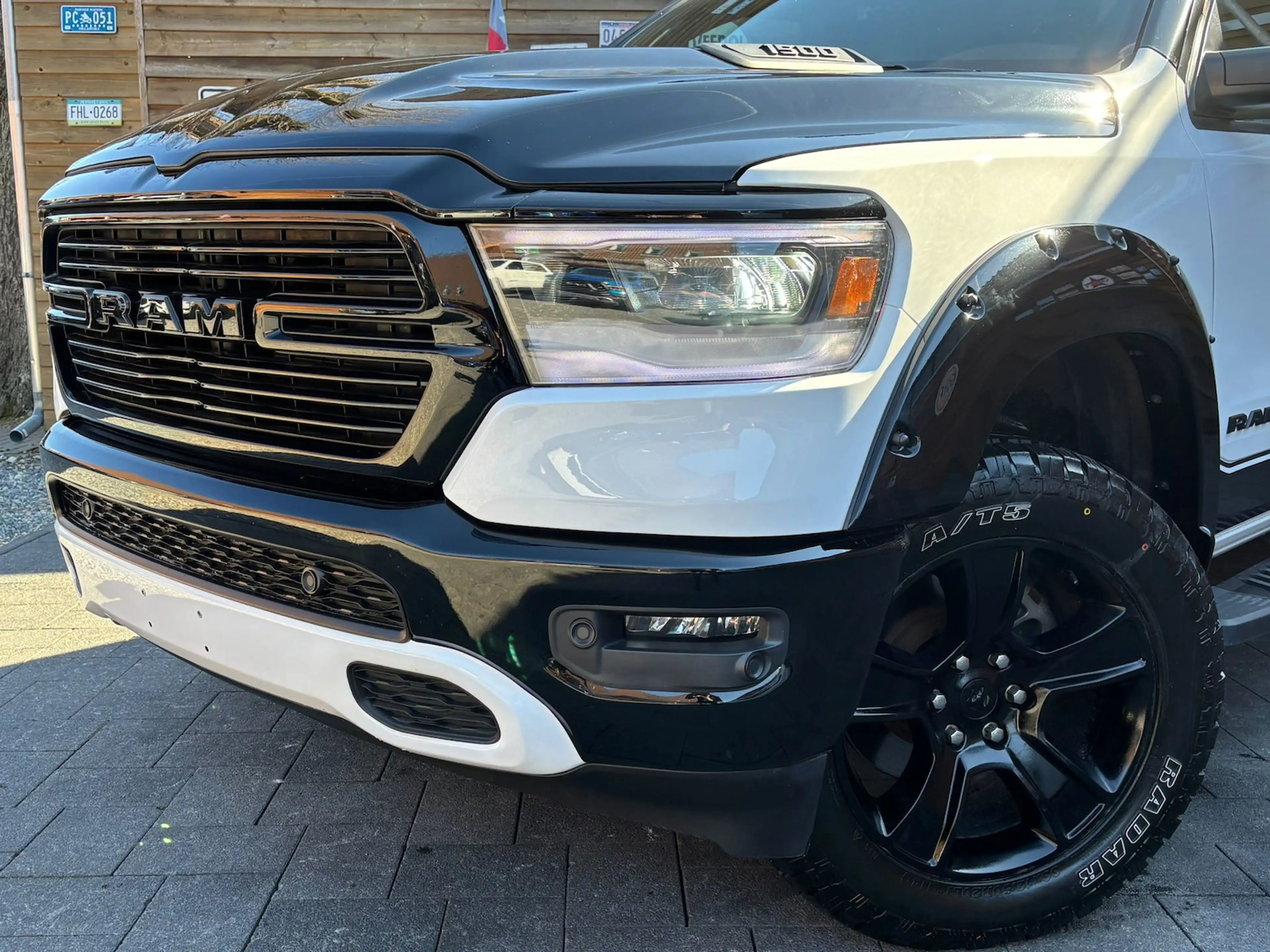 Dodge RAM 1500 Laramie 5.7L 12Zoll Display 4x4 LPG AHK — photo 7