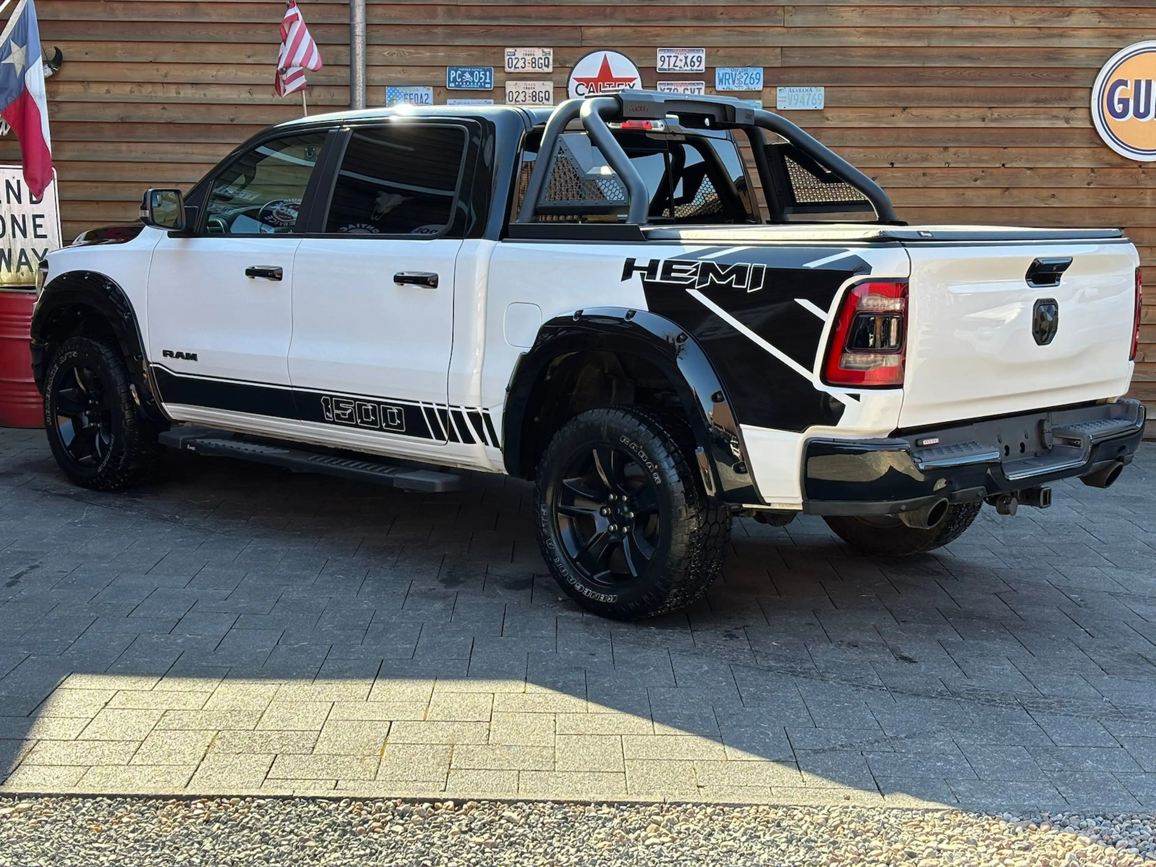 Dodge RAM 1500 Laramie 5.7L 12Zoll Display 4x4 LPG AHK — photo 13