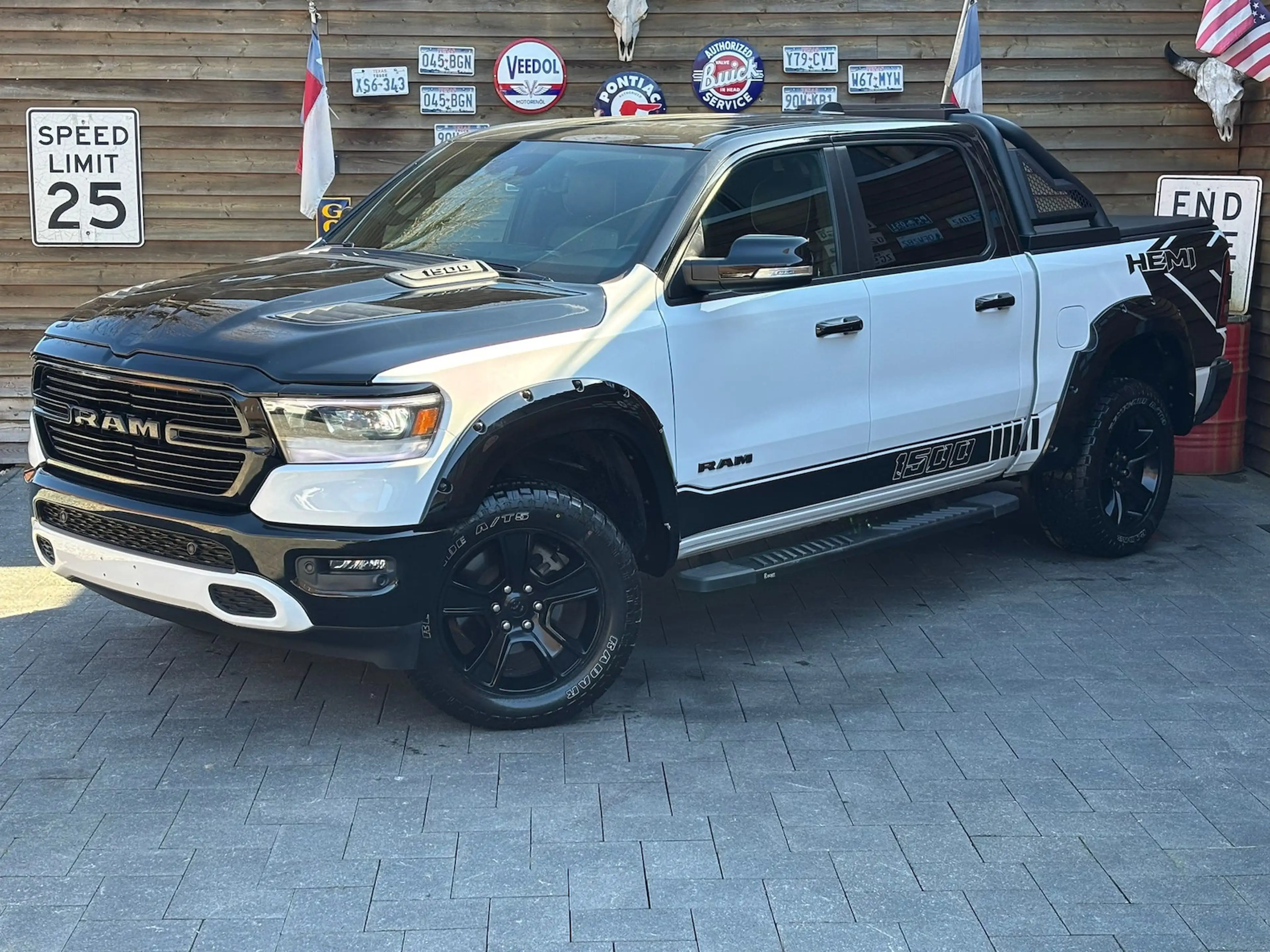 Dodge RAM 1500 Laramie 5.7L 12Zoll Display 4x4 LPG AHK — photo 9