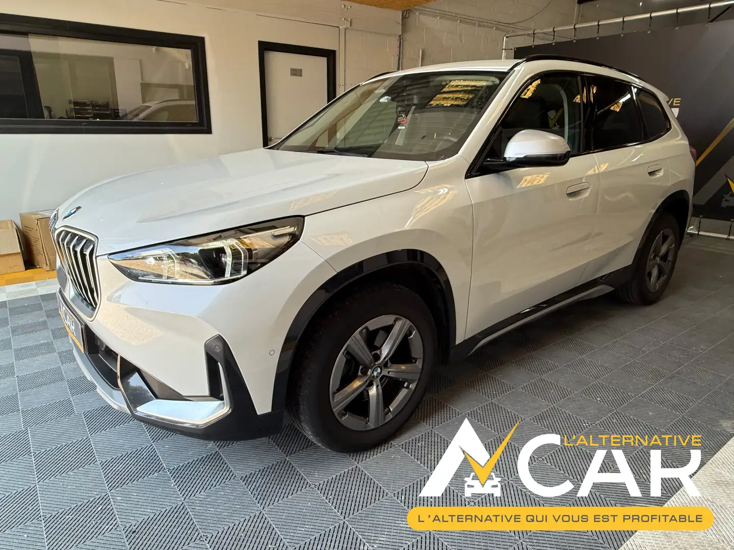 BMW X1 X1 2.0 dA sDrive18 - GARANTIE BMW 05/2026 Blanc - 1
