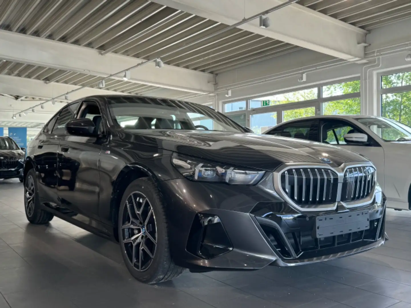 BMW i5 eDrive40 M-Sportpaket SitzLüft/HK-HiFi/HUD Grigio - 2