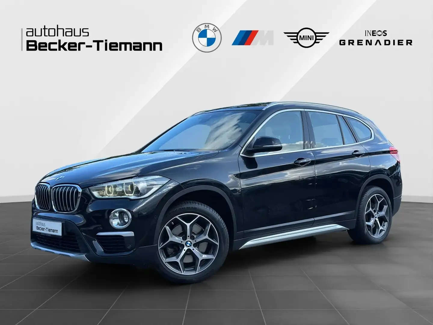 BMW X1 xDrive20i xLine *18 ZOLL*NAVI*PANO*LED Noir - 1