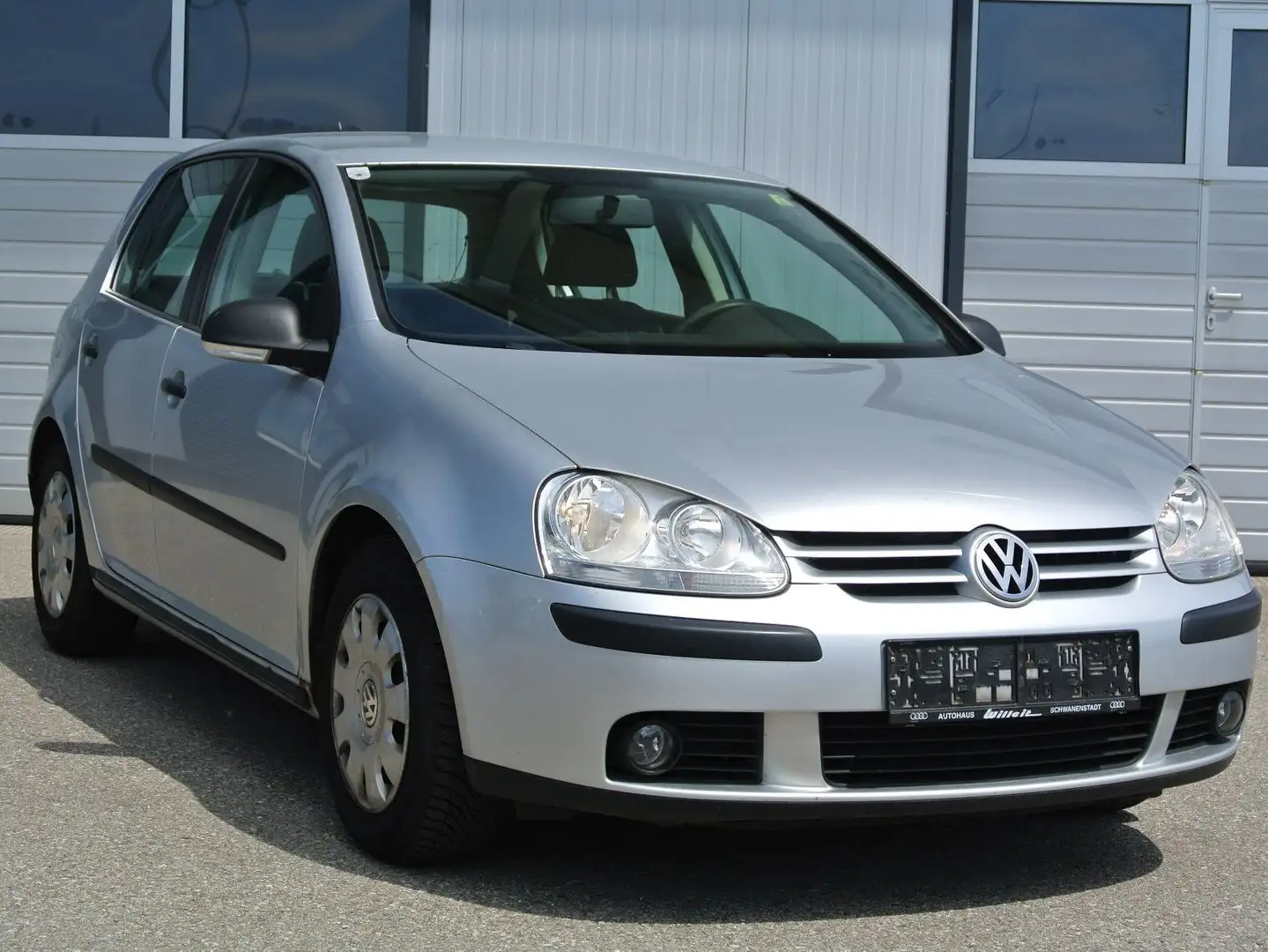 Volkswagen Golf 1.9 TDI Trendline Grau - 1