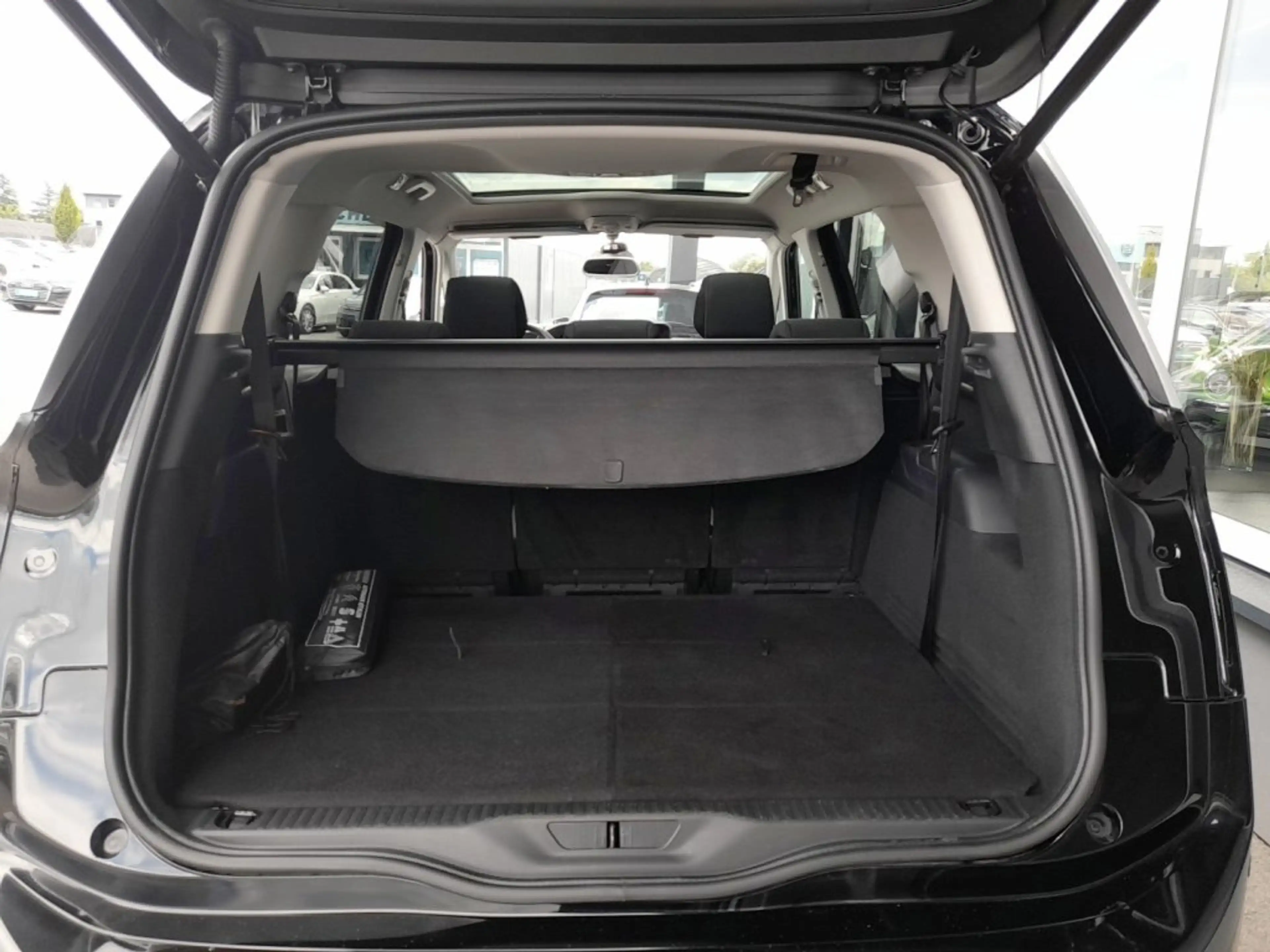 Citroen C4 SpaceTourer SHINE PACK Aut. *7-SITZE / SKY / NAVI / KAMERA / TEILLEDER / KLIMAAUT. / E-KLAPPE* — photo 14