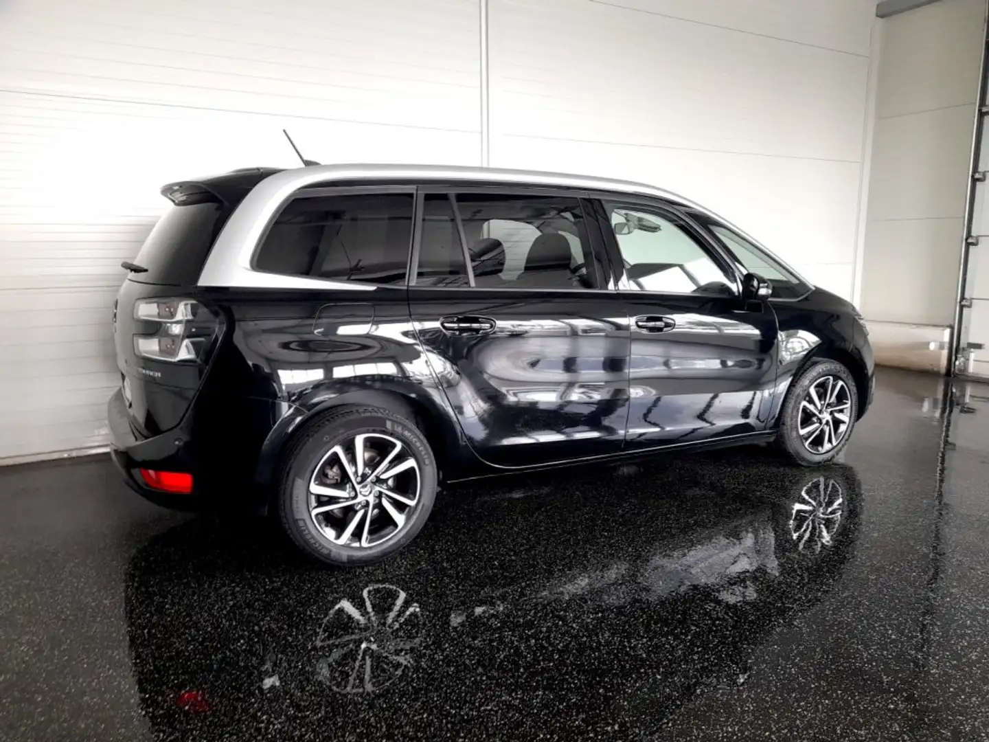 Citroen C4 SpaceTourer SHINE PACK Aut. *7-SITZE / SKY / NAVI / KAMERA / TEILLEDER / KLIMAAUT. / E-KLAPPE* Schwarz - 2